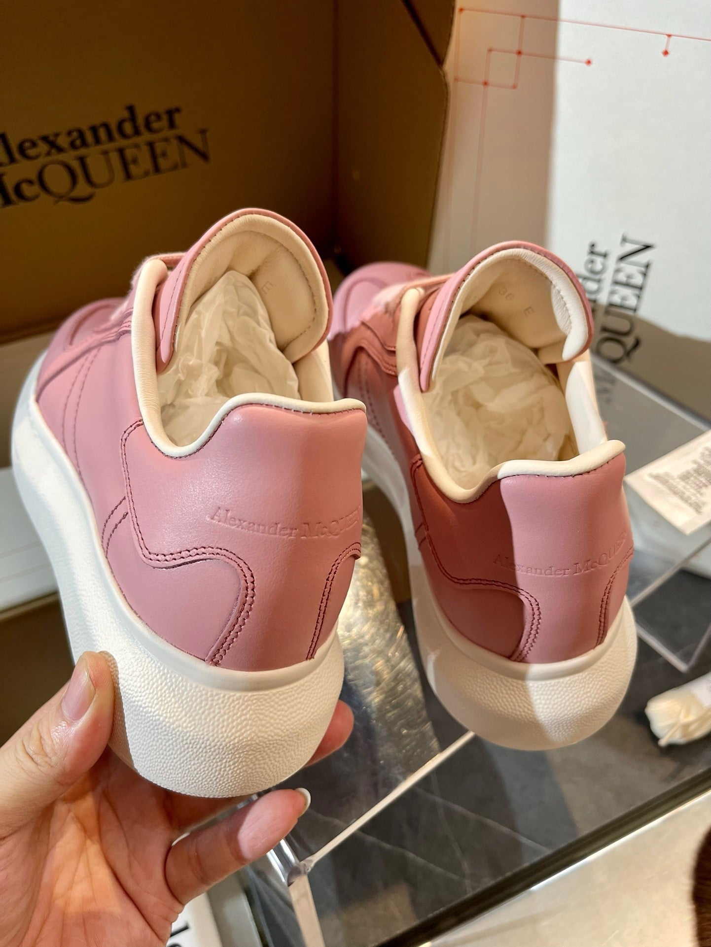 Mehrfarbige Schuhe