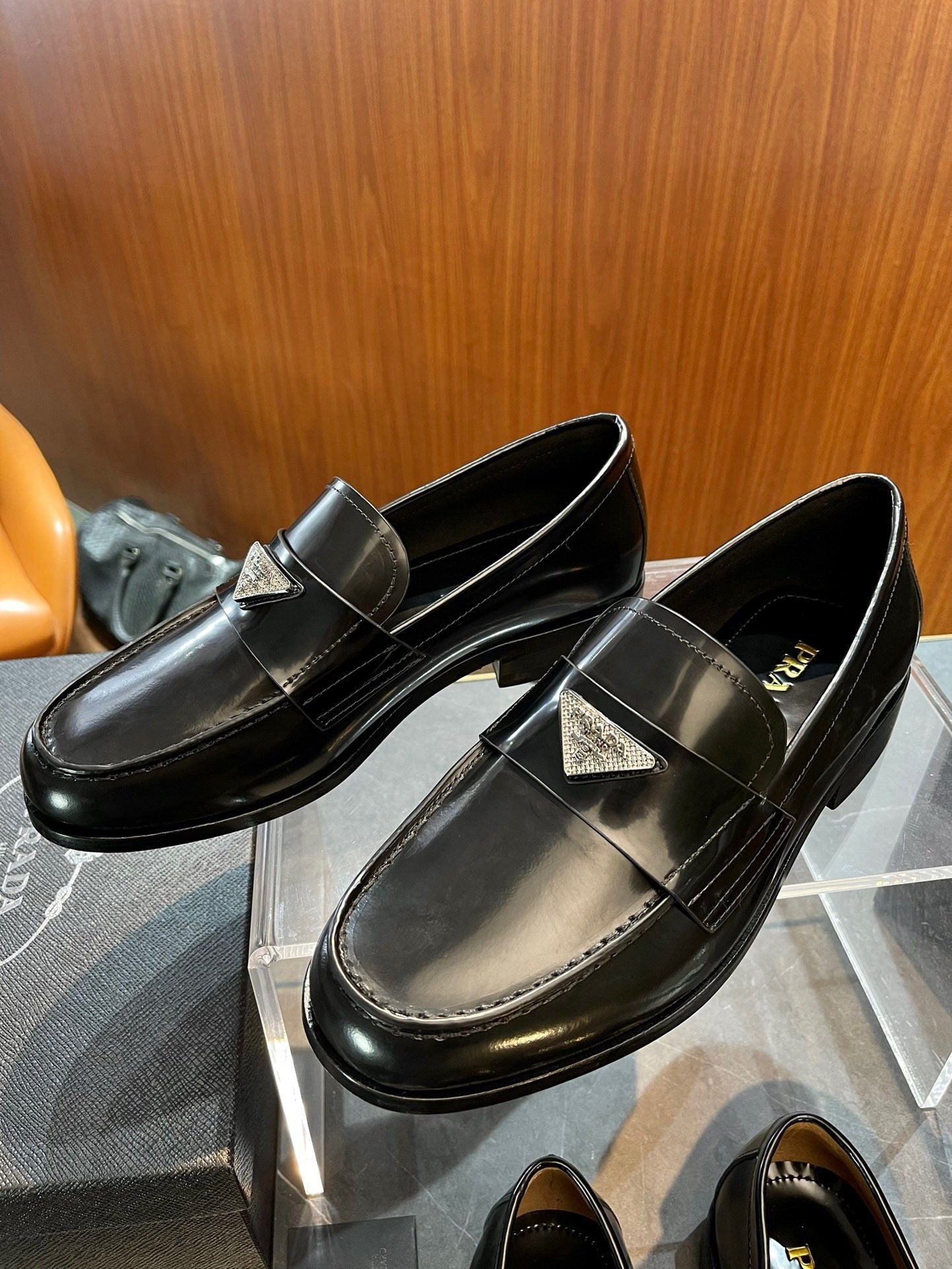 Black Shoes - FashionHype.xyz