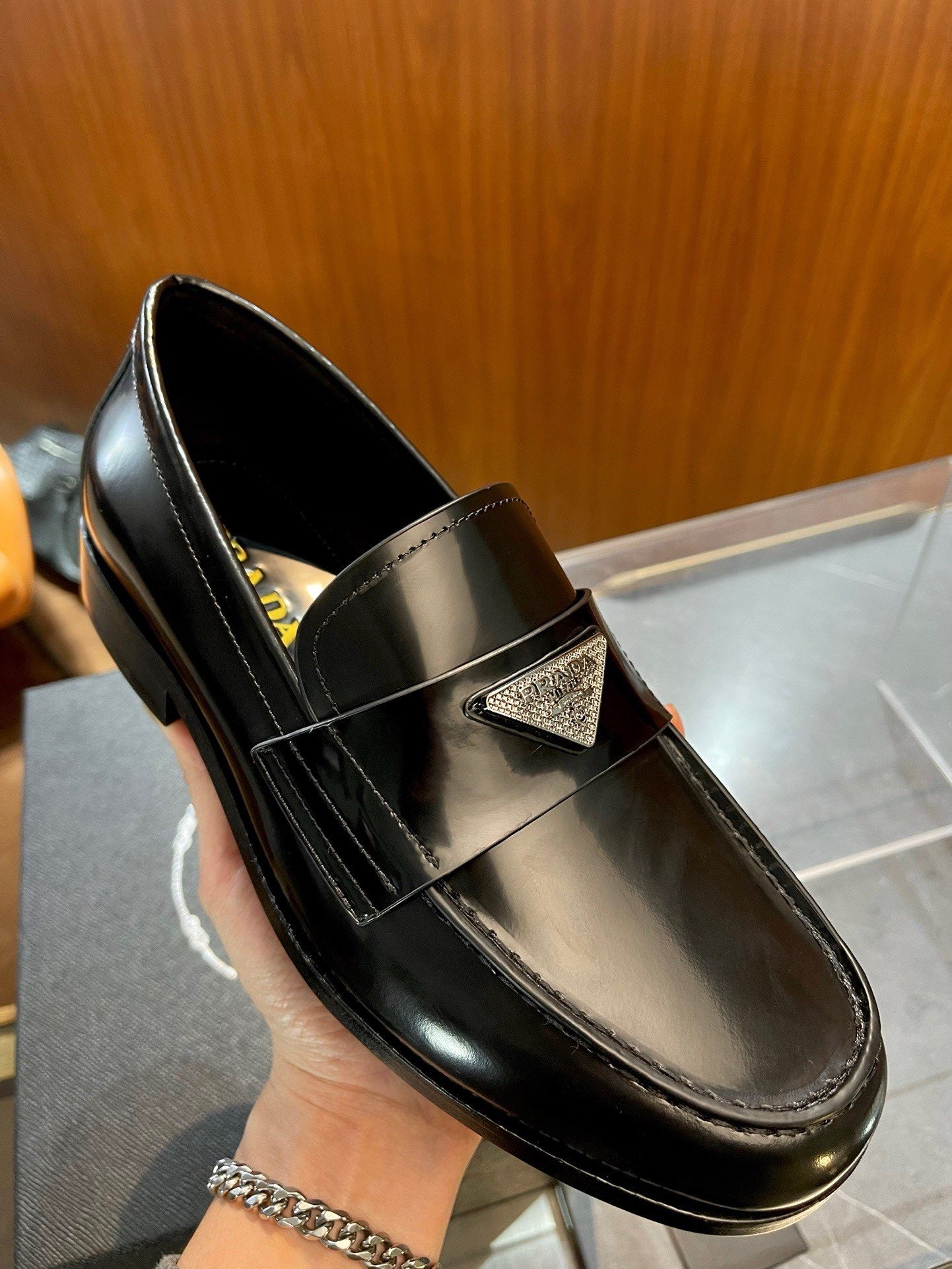 Black Shoes - FashionHype.xyz