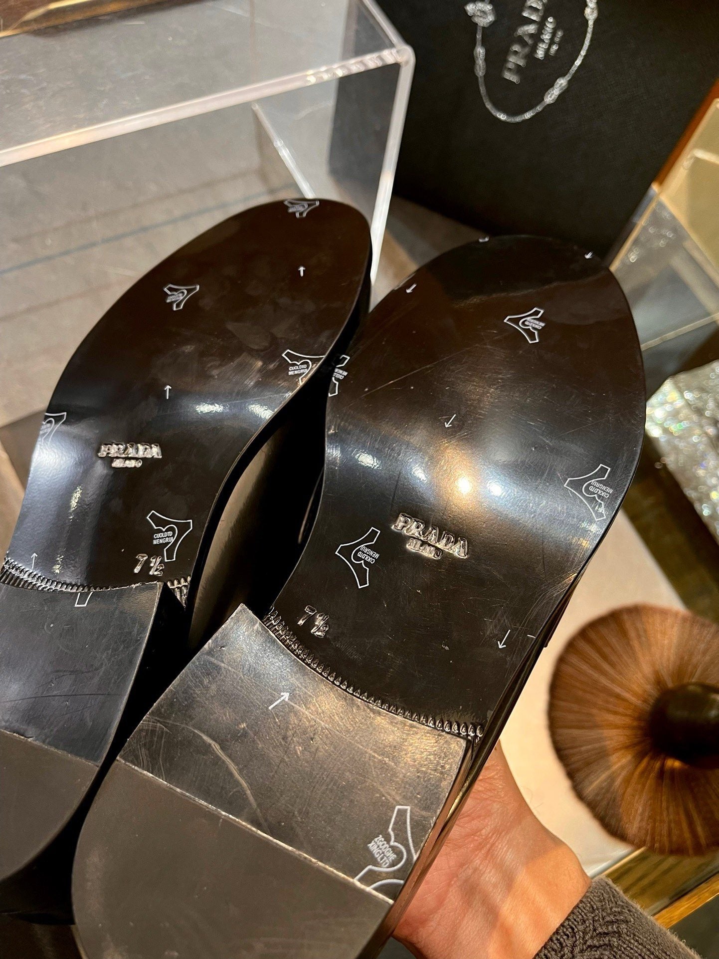 Black Shoes - FashionHype.xyz