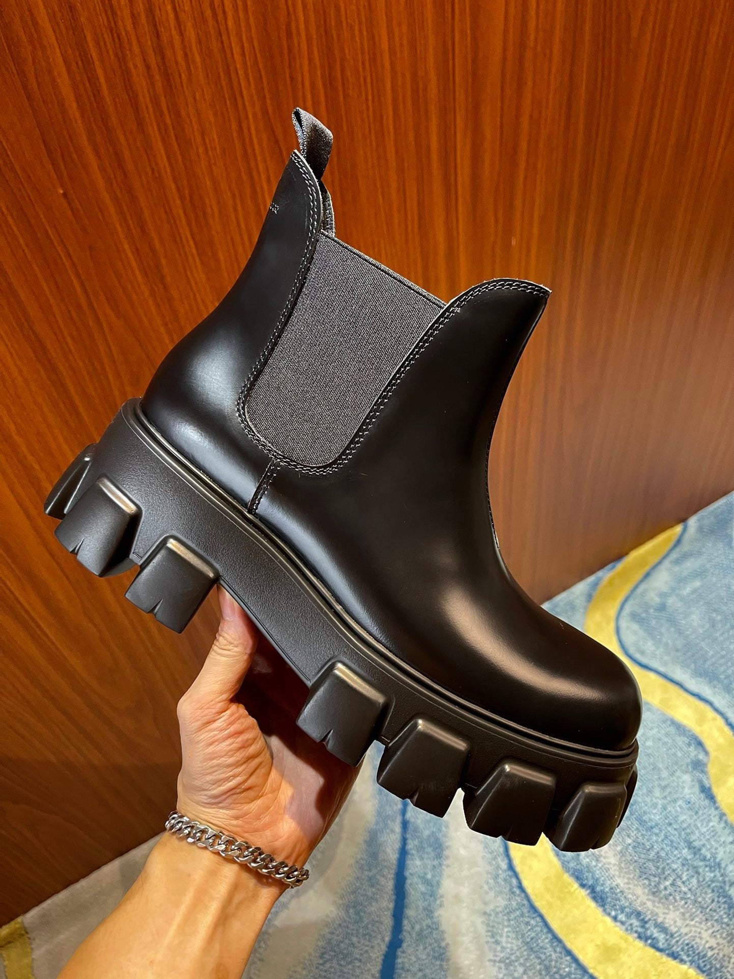 Black Shoes - FashionHype.xyz