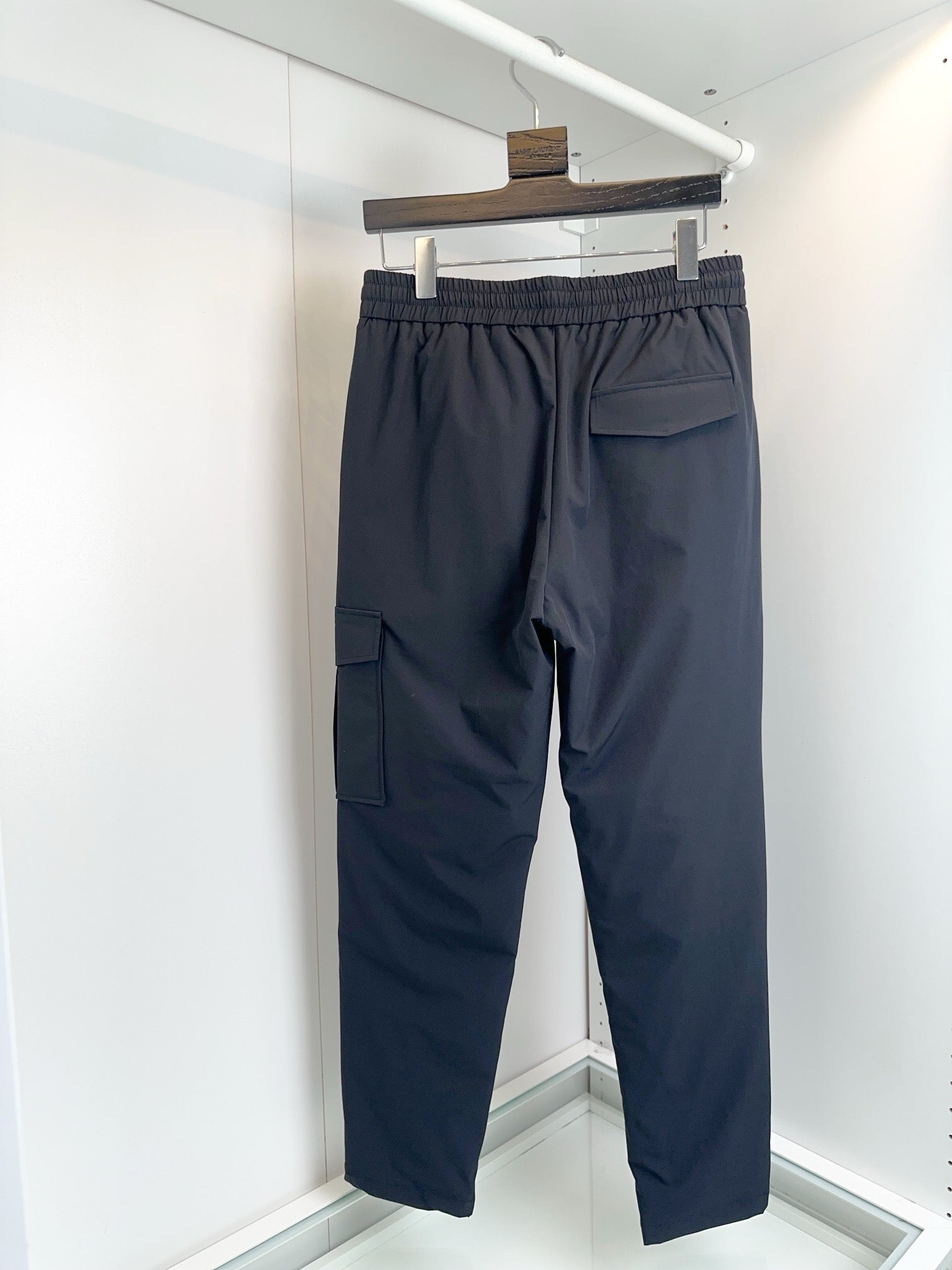 Schwarze Hosen