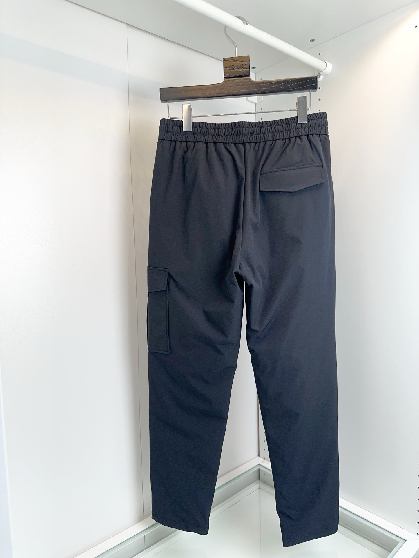 Schwarze Hosen