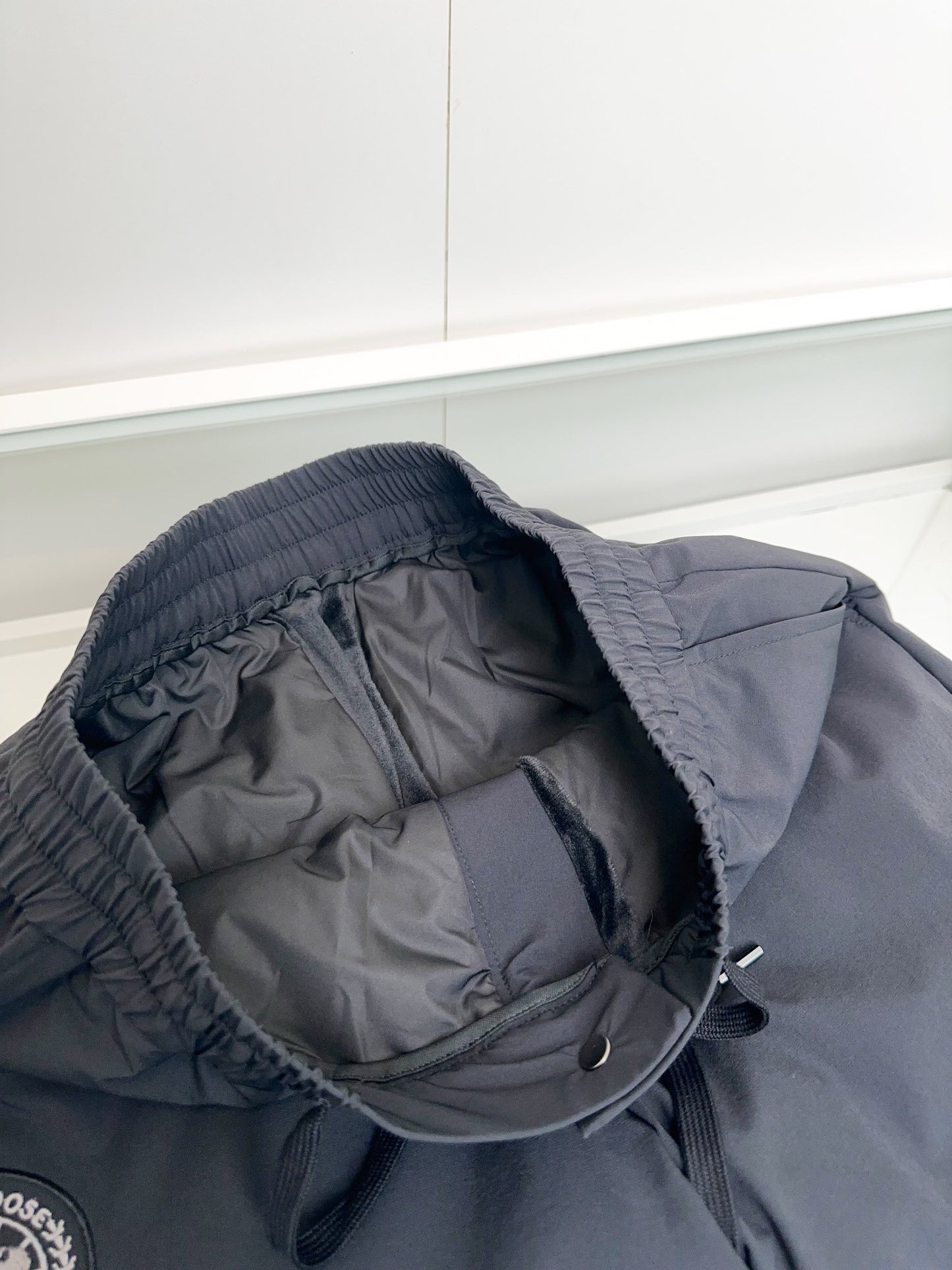 Schwarze Hosen