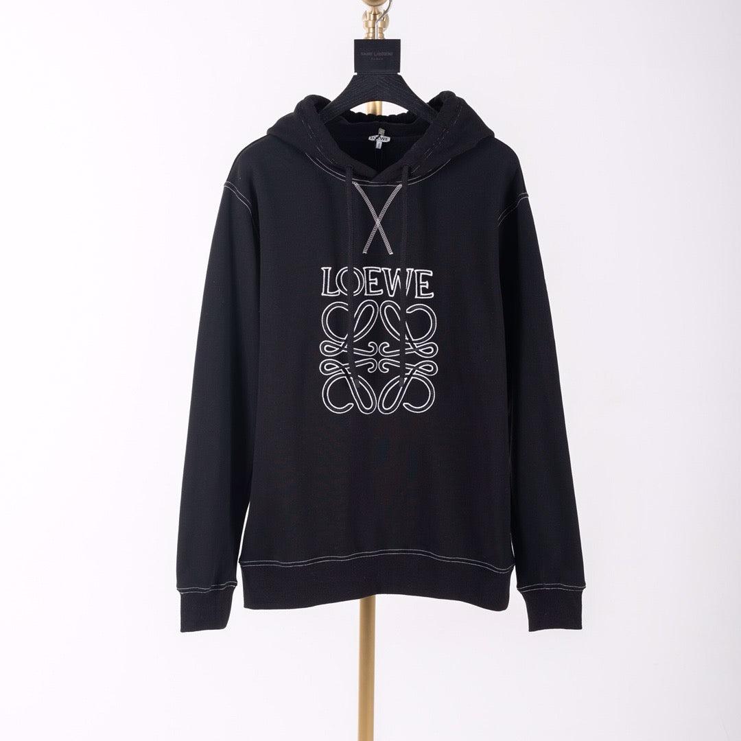 Schwarz-weißer Hoodie