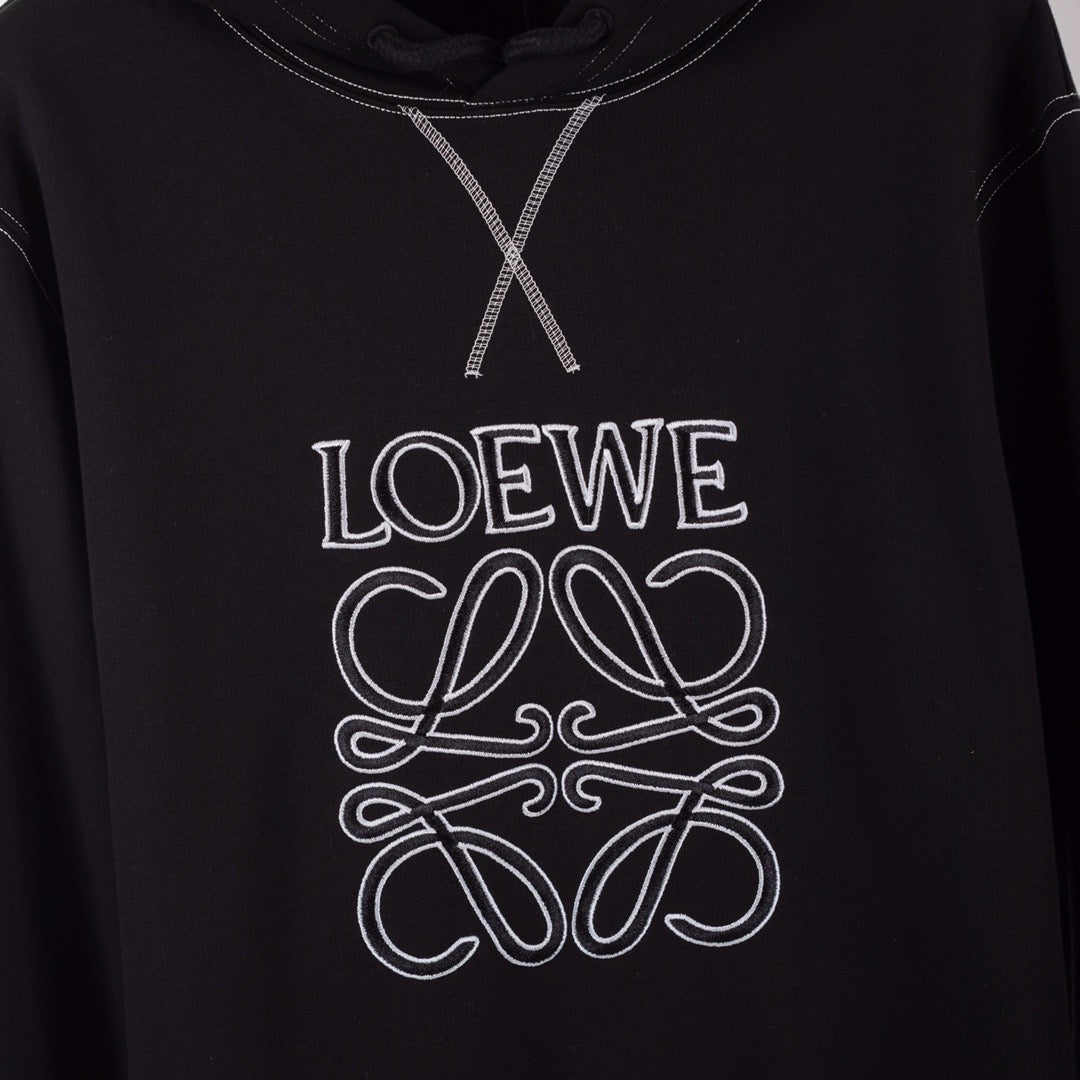 Schwarz-weißer Hoodie