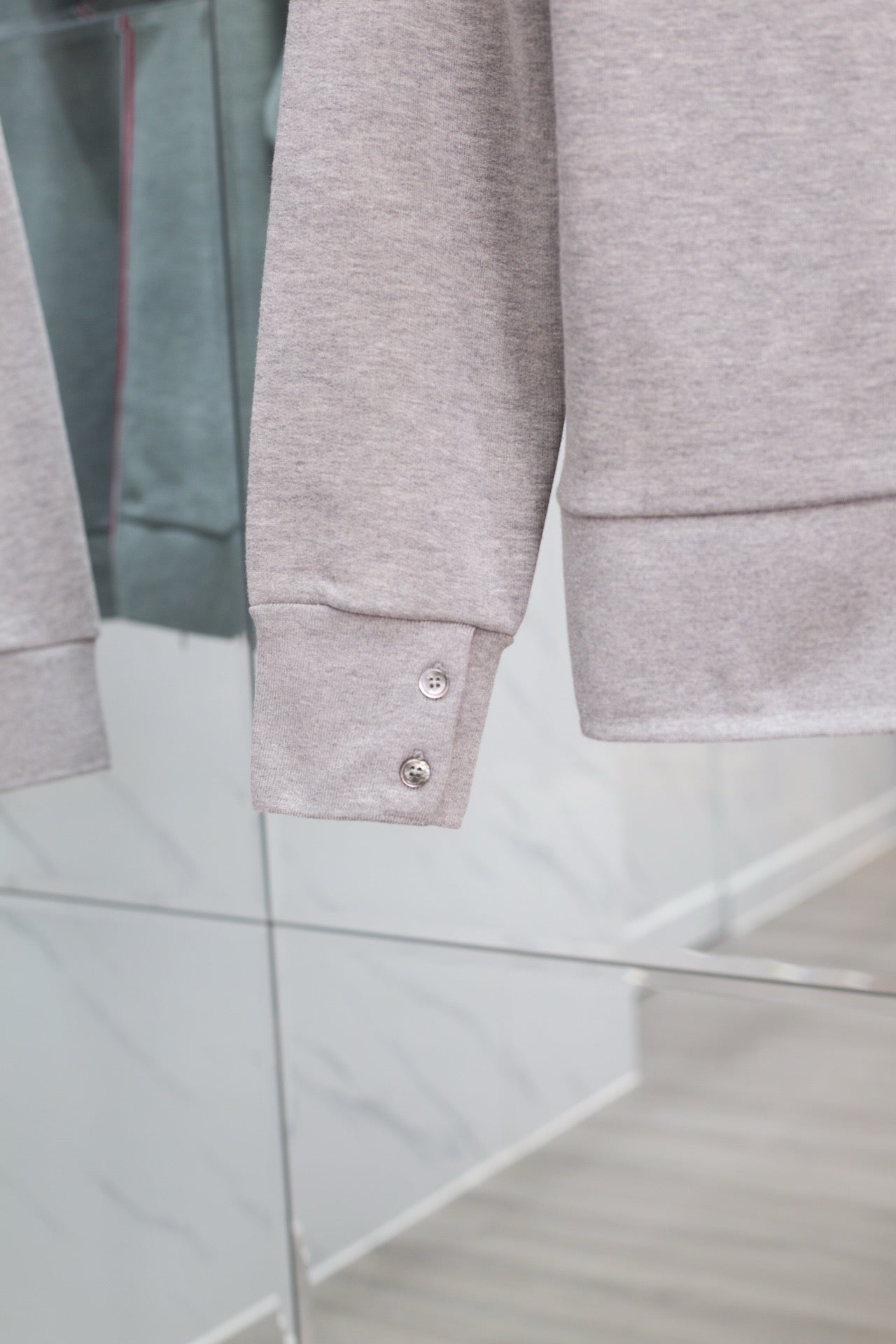 قميص جيرسي أزرق ورمادي