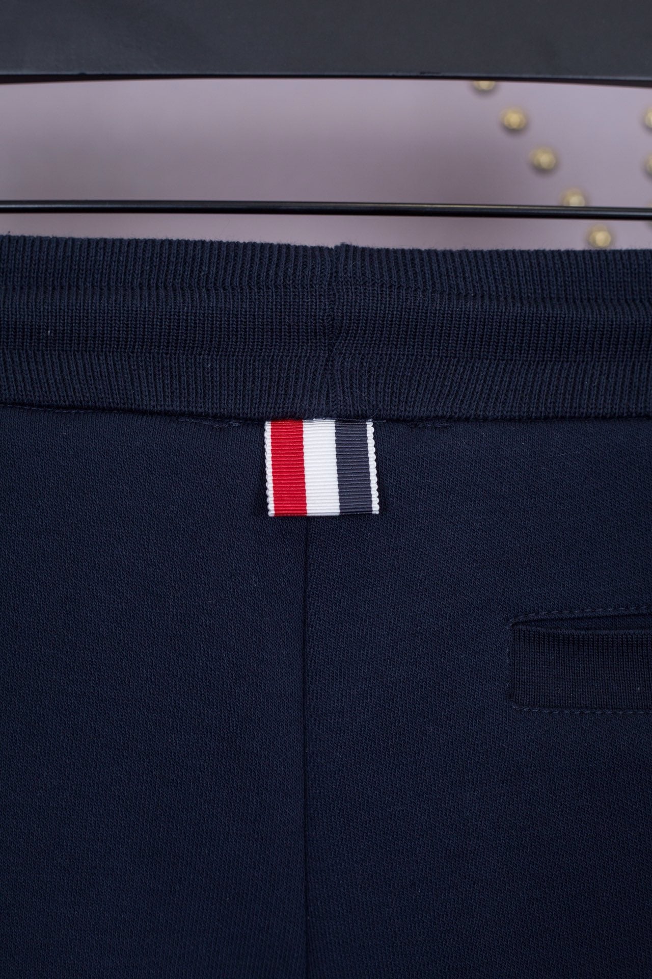 Blaue und graue Hose