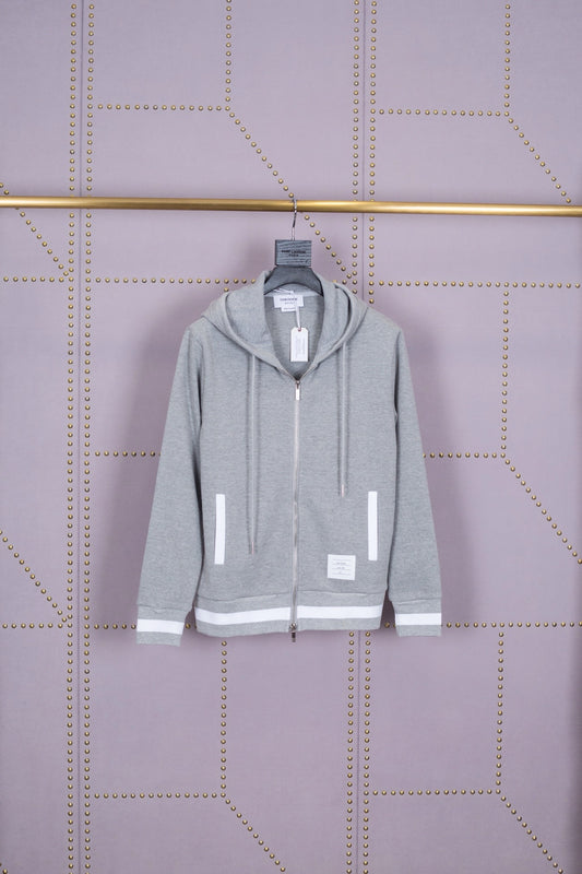 سترة سوداء ورمادية