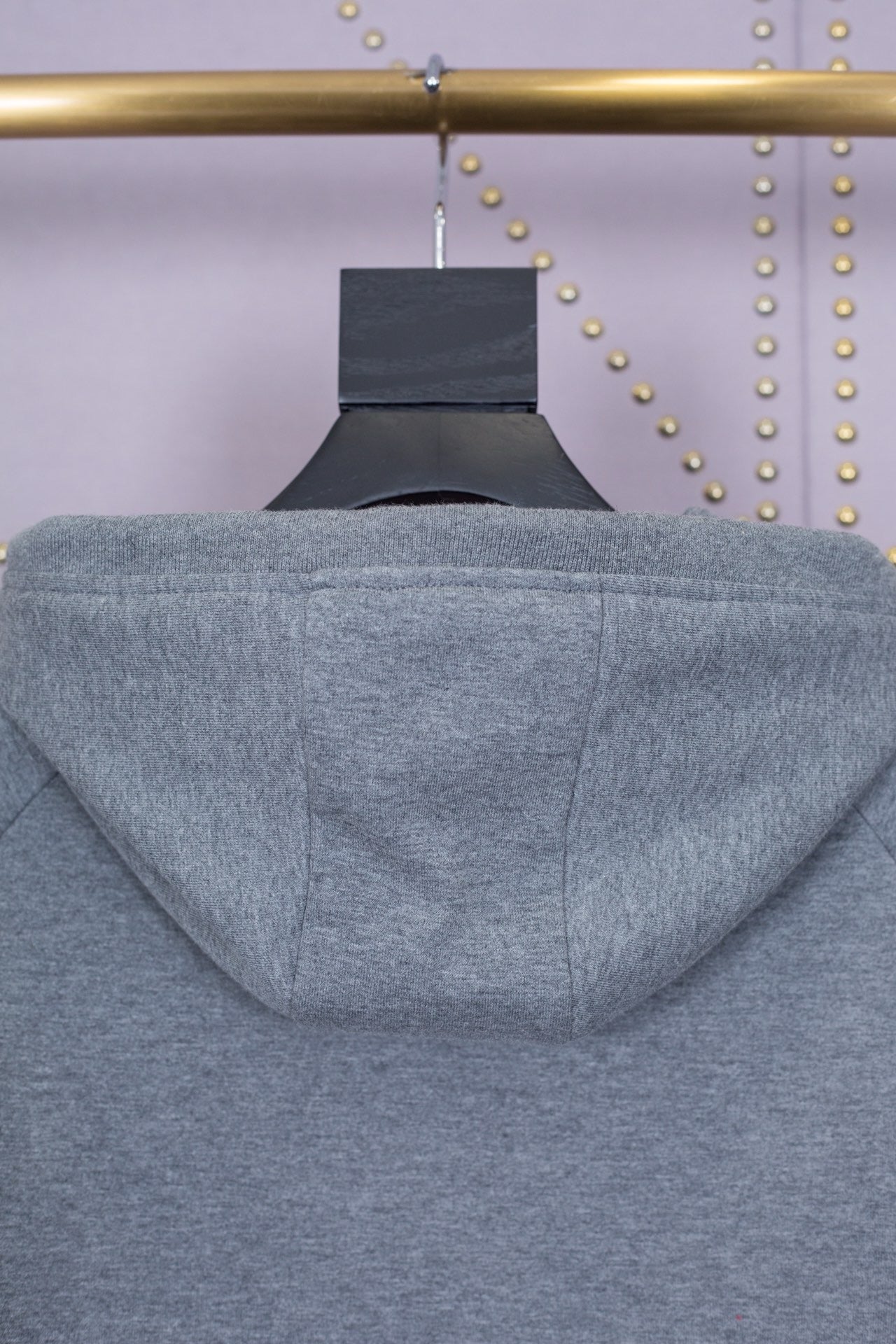 Chaqueta negra y gris