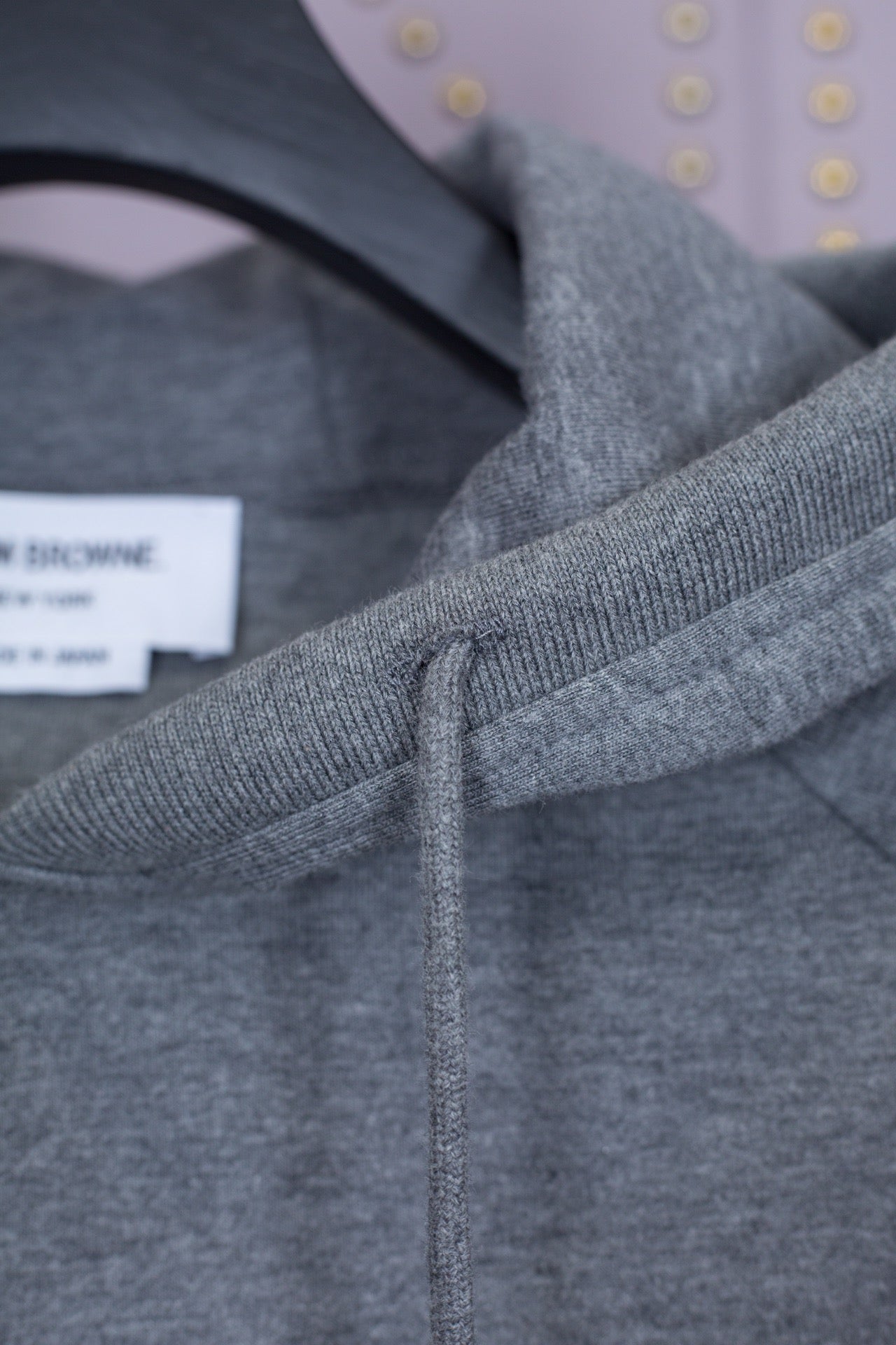 Chaqueta negra y gris