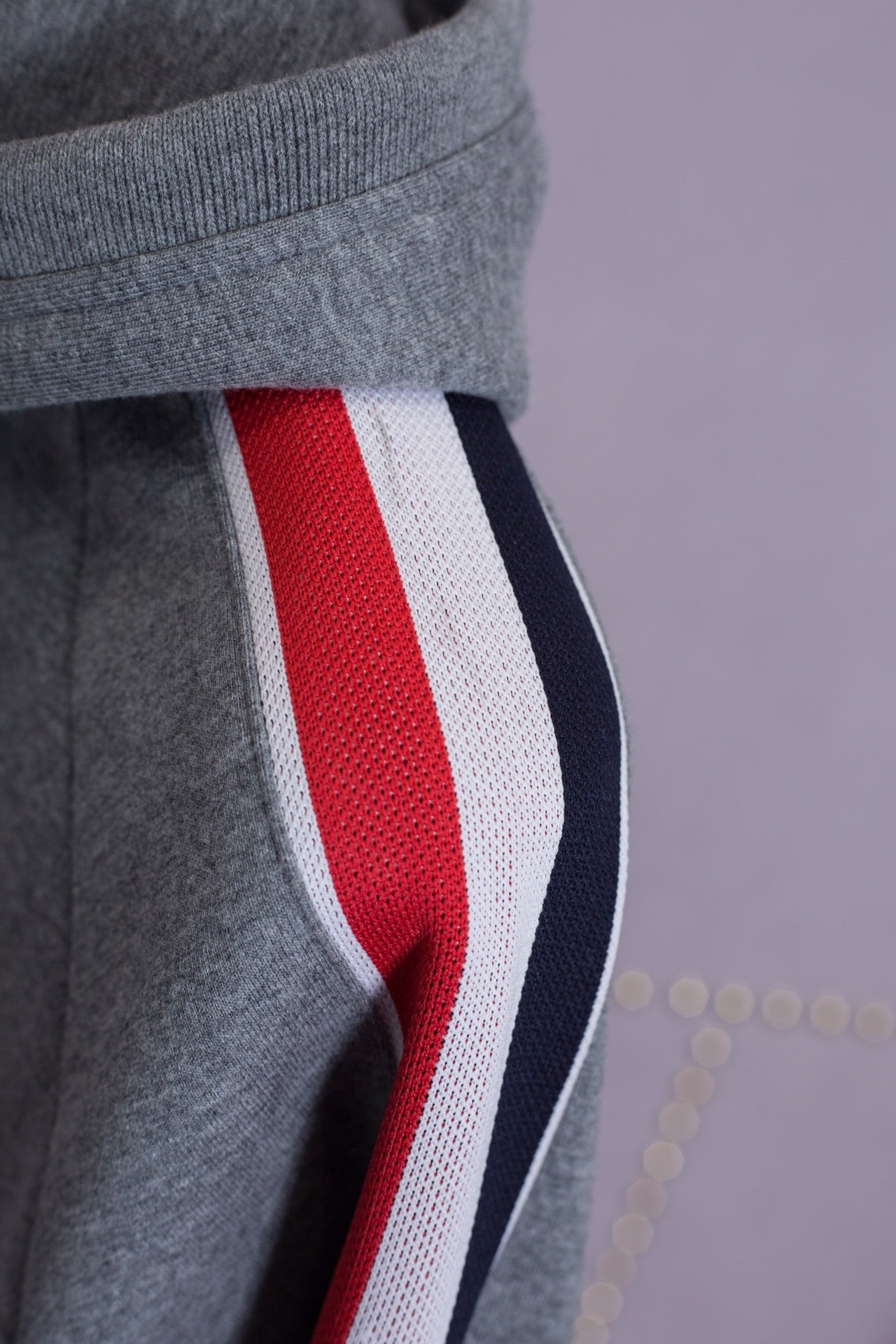 Chaqueta negra y gris