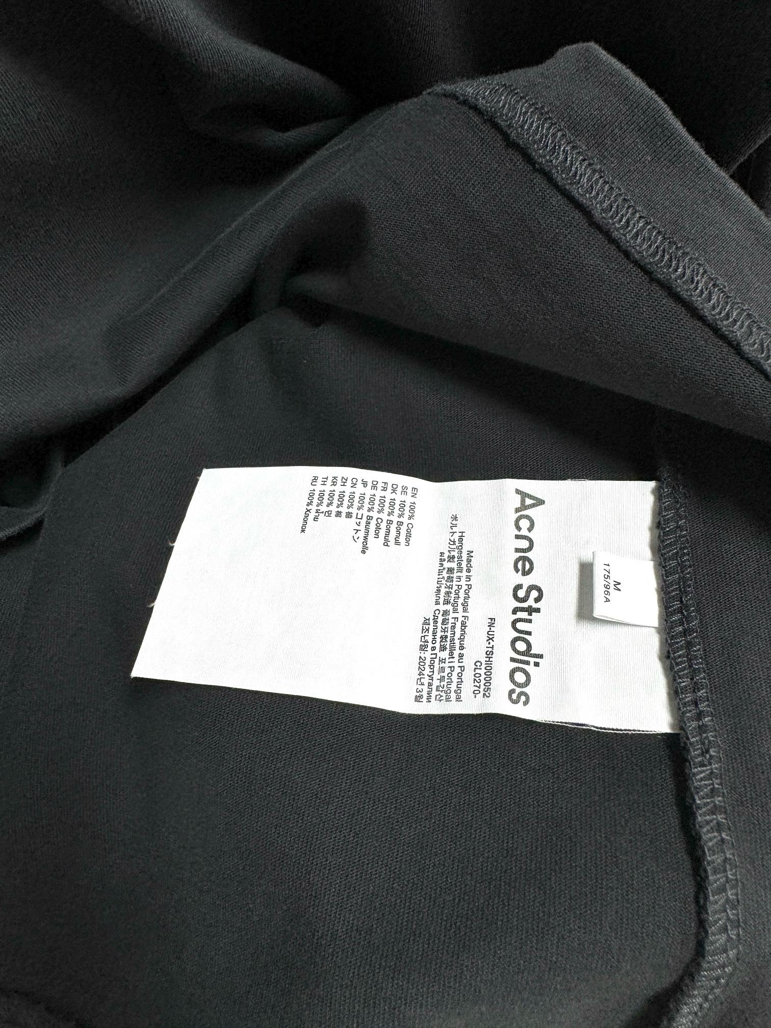 Schwarzes Trikot