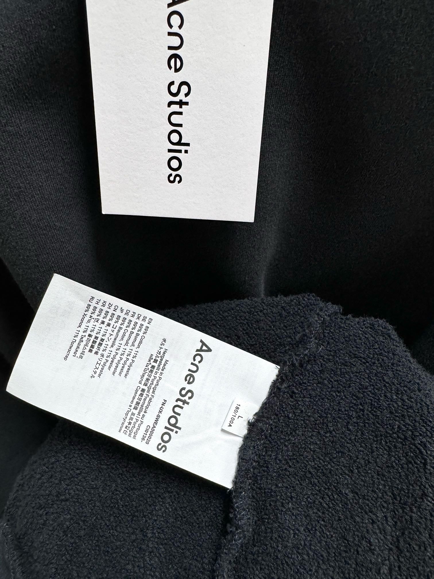Schwarz-graues Trikot
