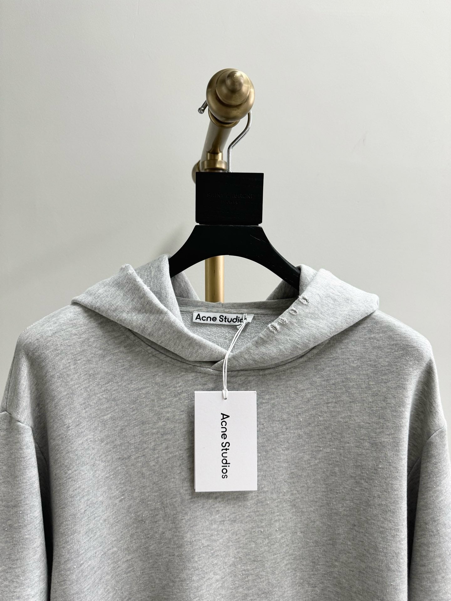 Schwarz-graues Trikot