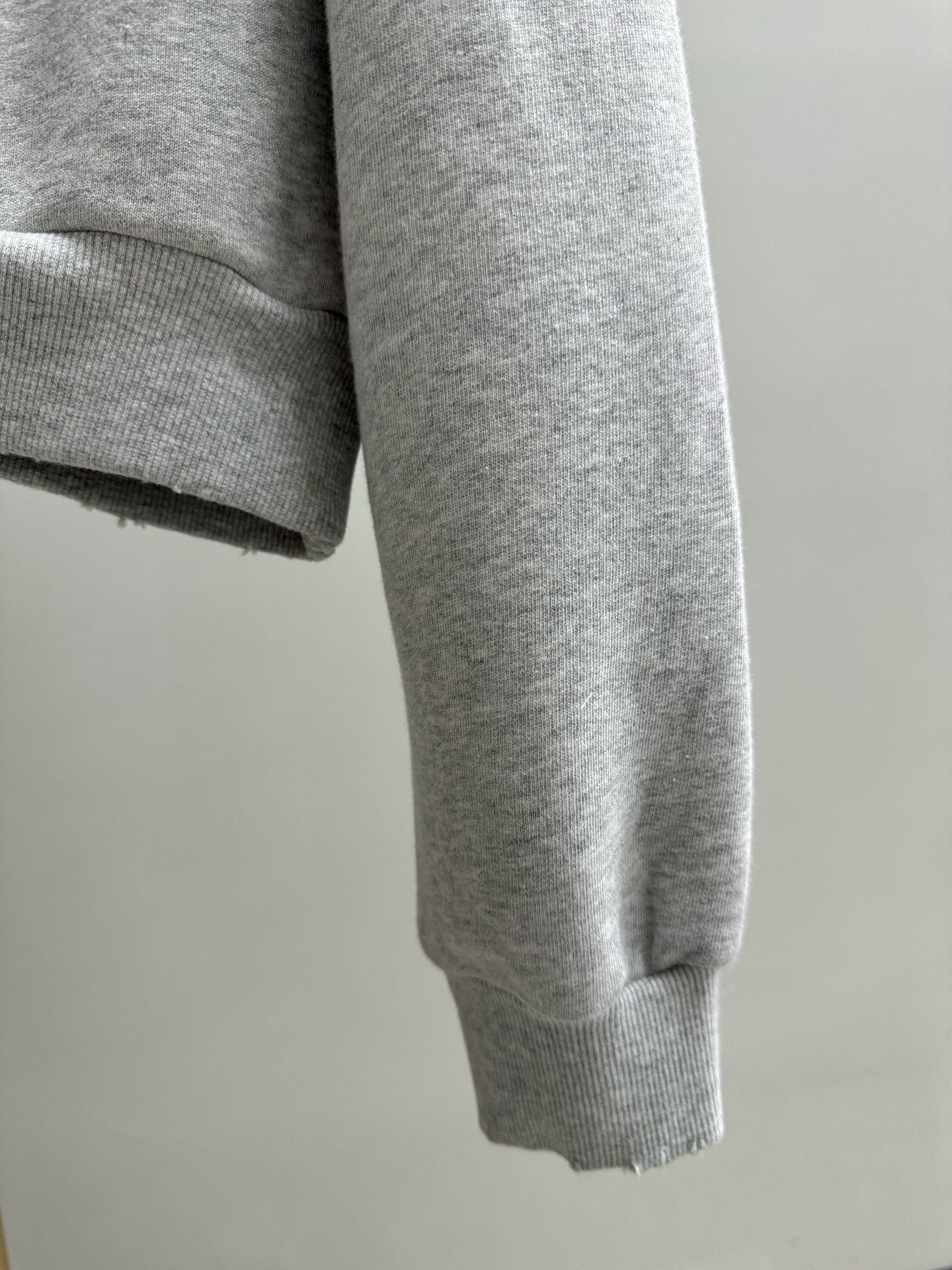 Schwarz-graues Trikot