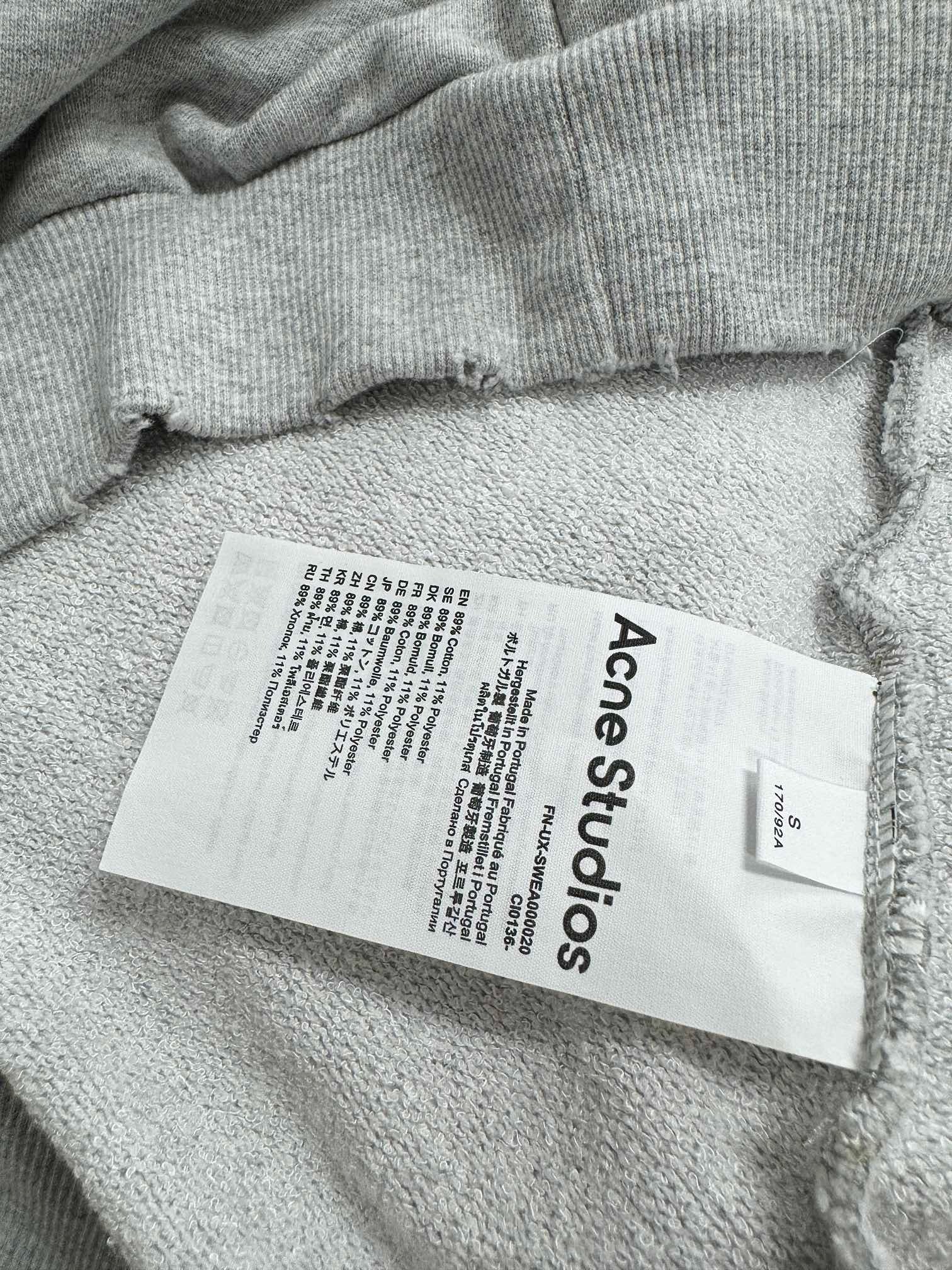 Schwarz-graues Trikot