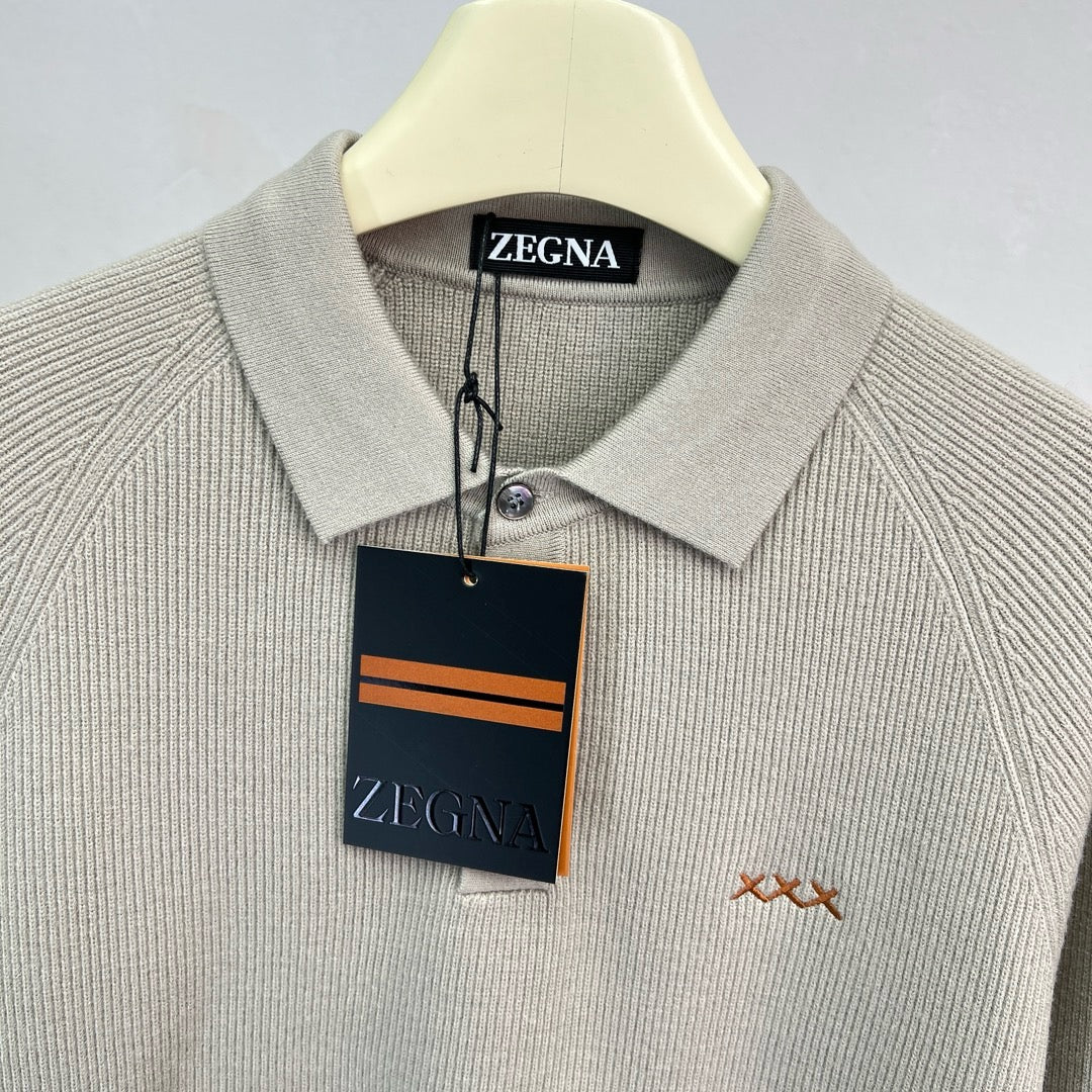 Jersey in Beige und Schwarz