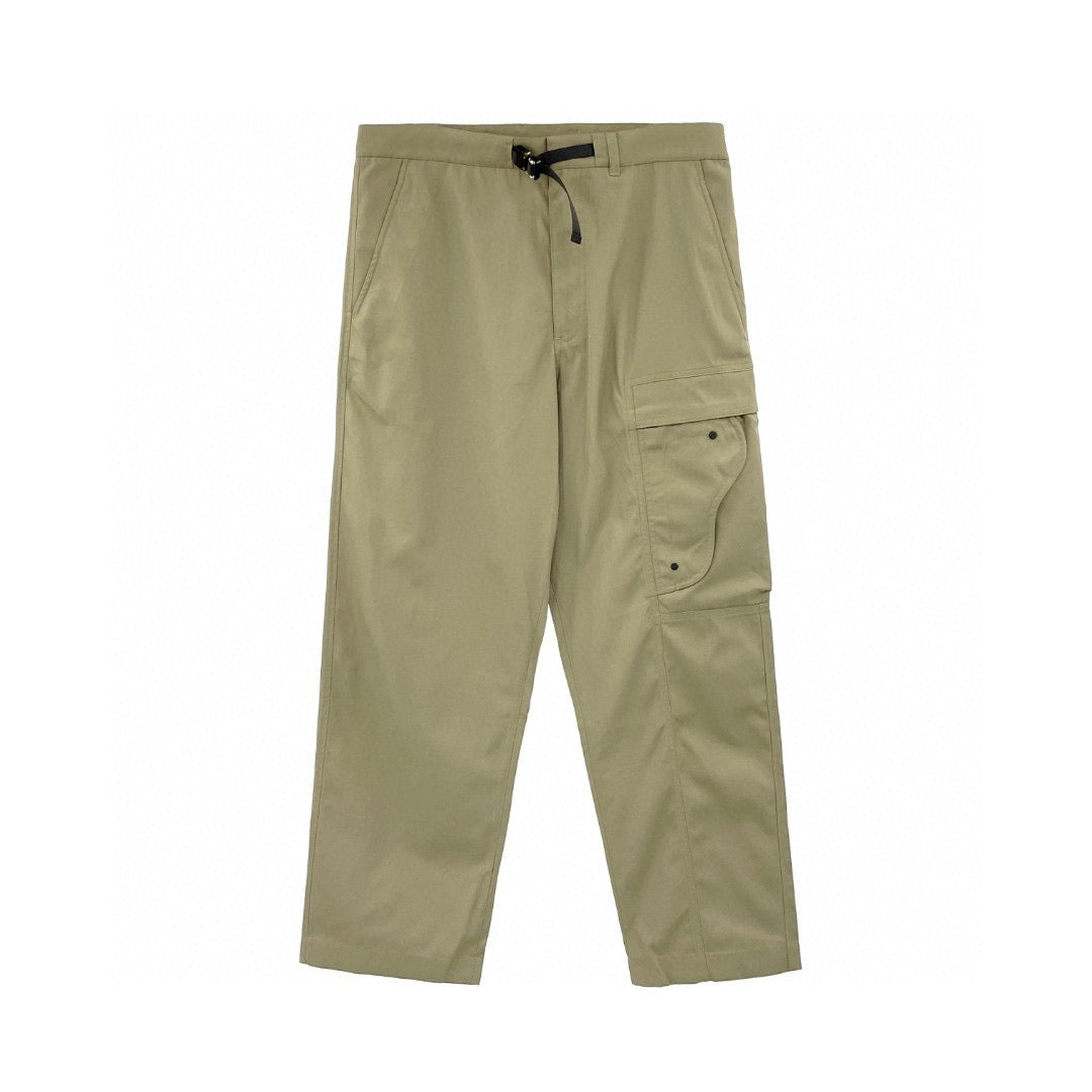 Grüne und schwarze Hose