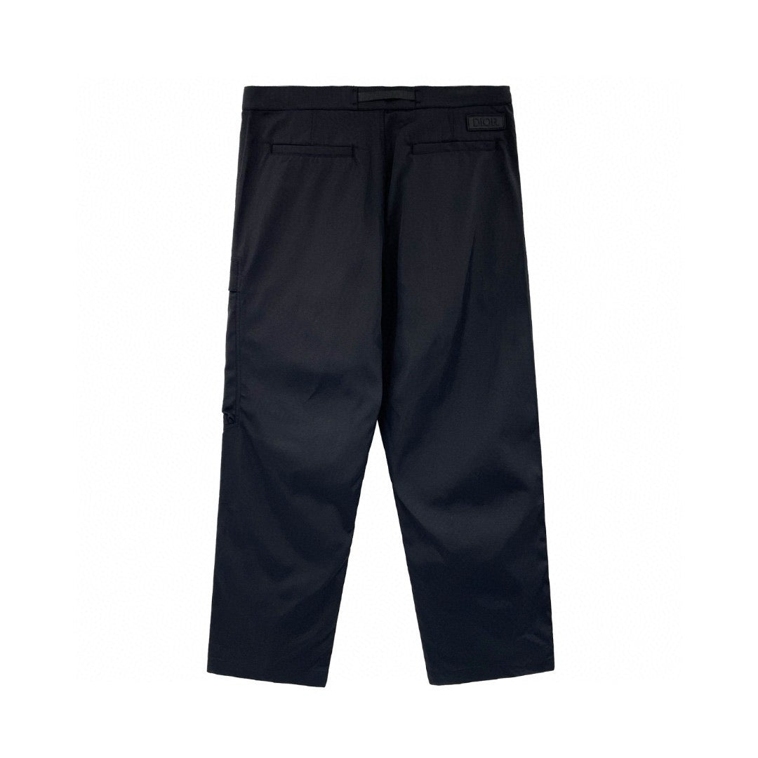 Grüne und schwarze Hose