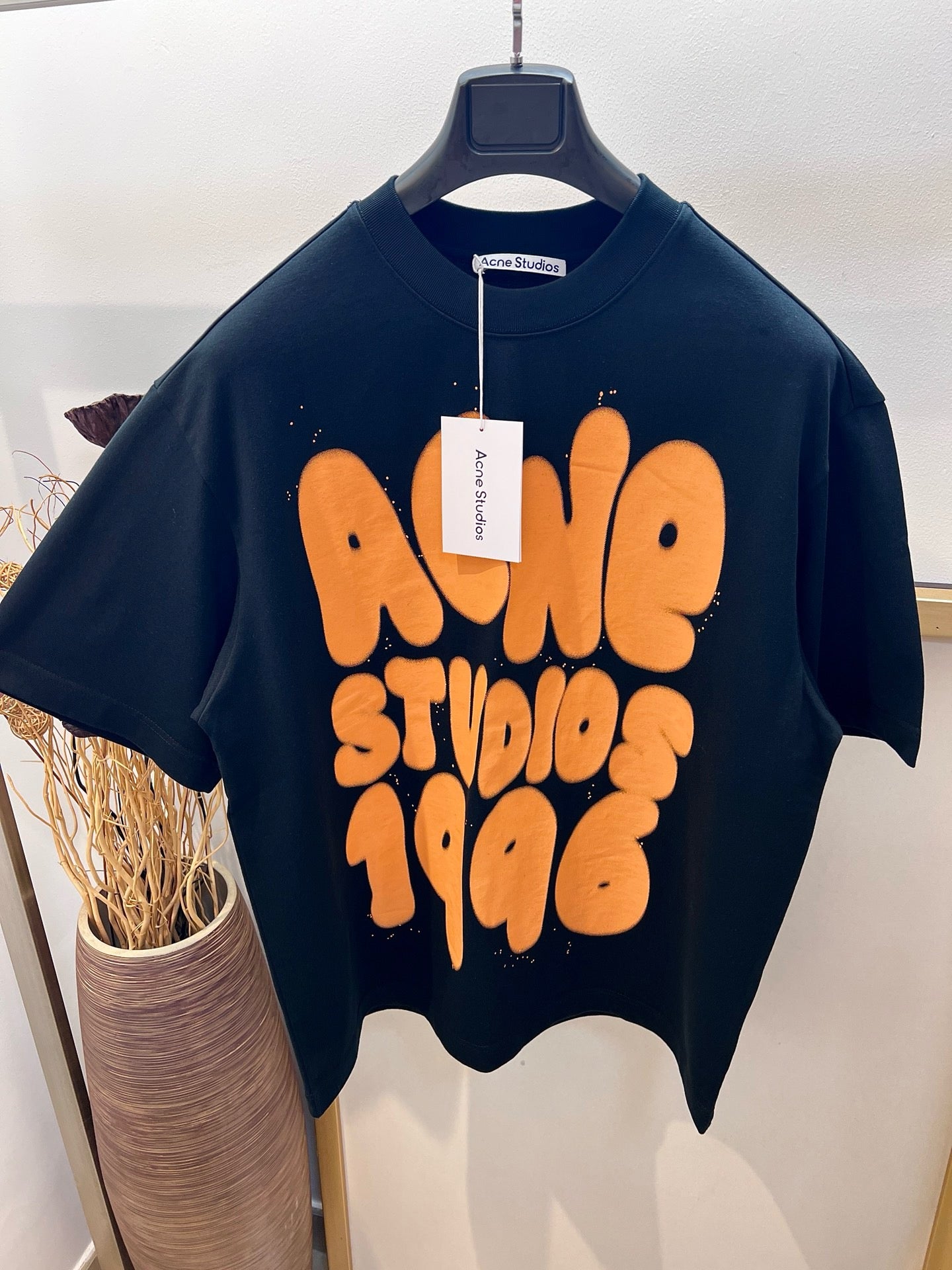 تي شيرت متعدد الألوان