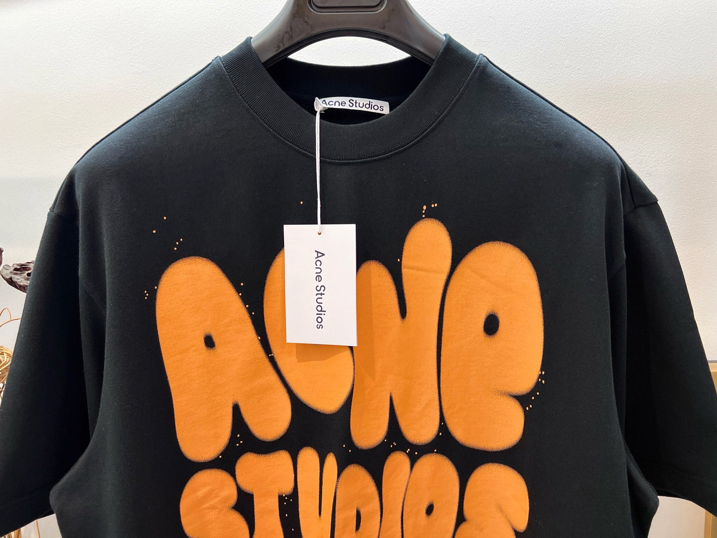 تي شيرت متعدد الألوان