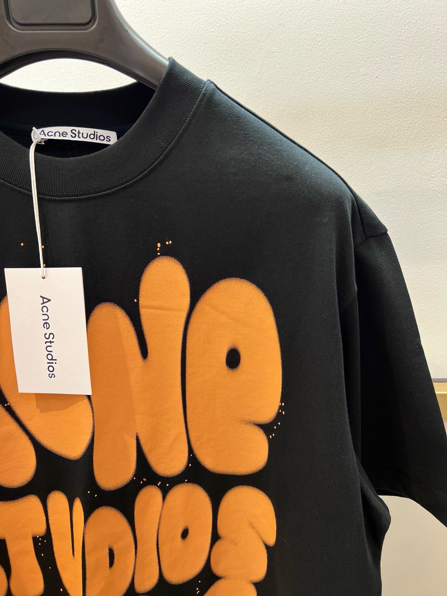 تي شيرت متعدد الألوان