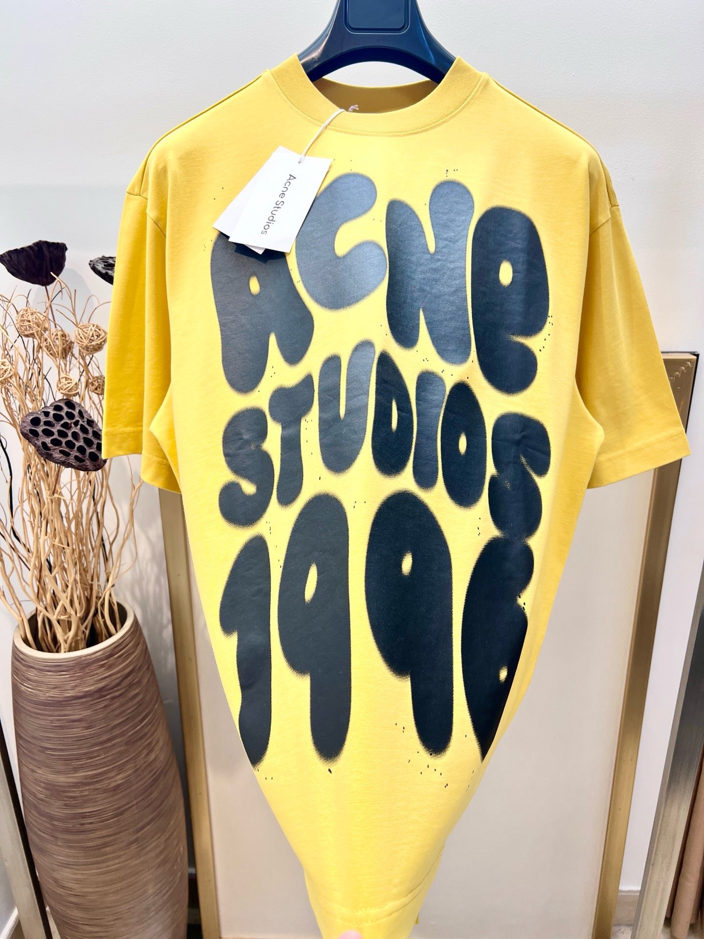 تي شيرت متعدد الألوان