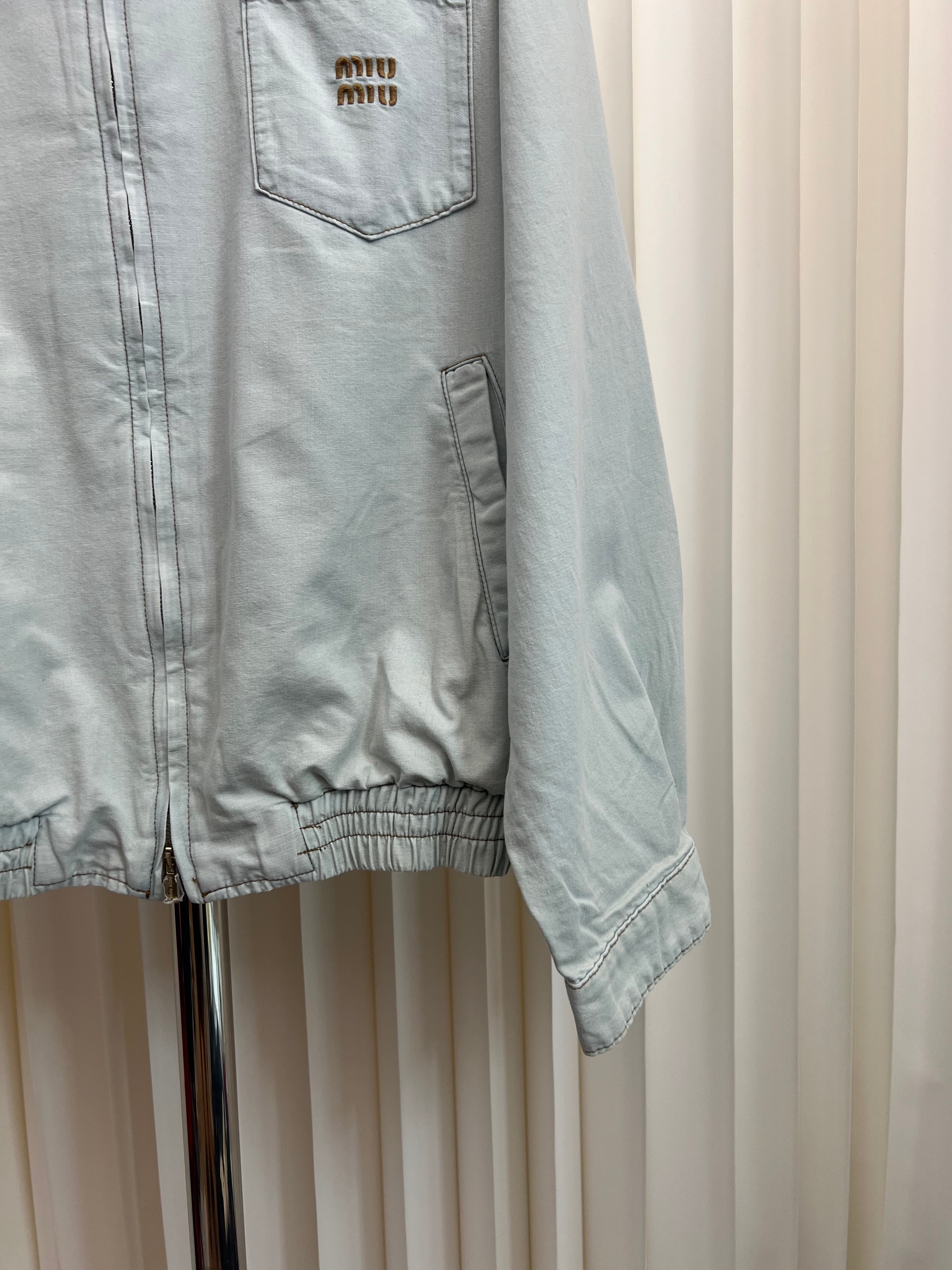 Hellgrüne Jacke