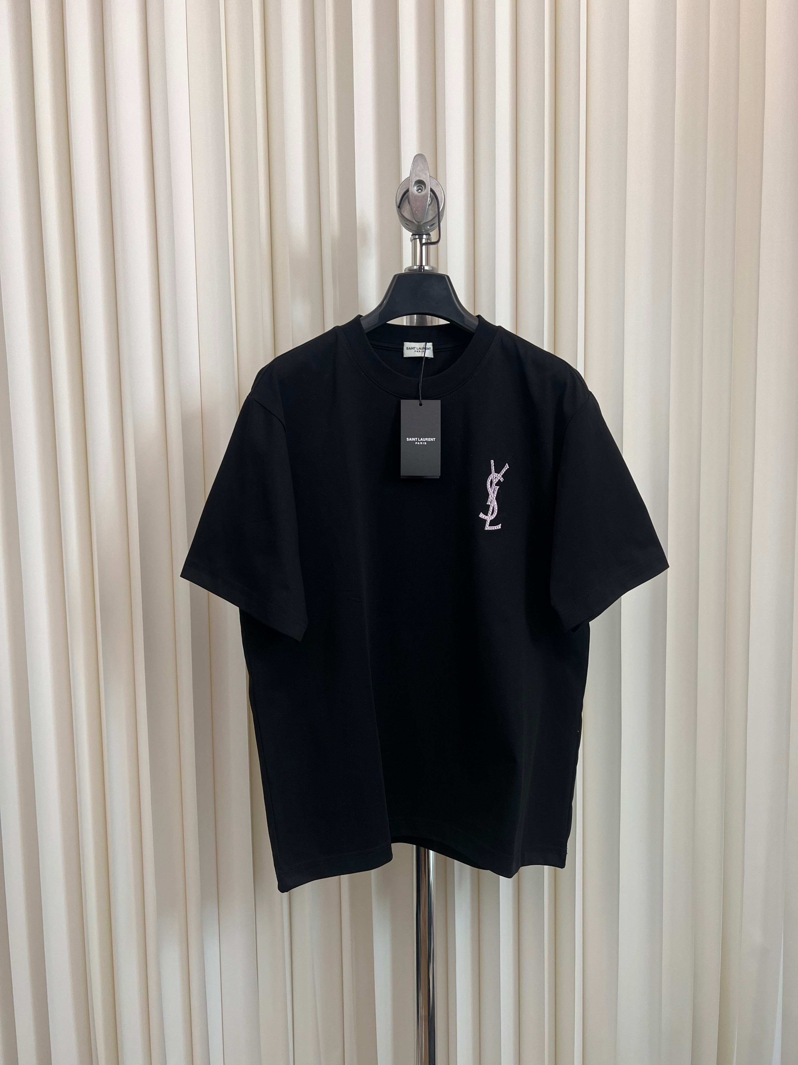 Black T-Shirt - FashionHype.xyz