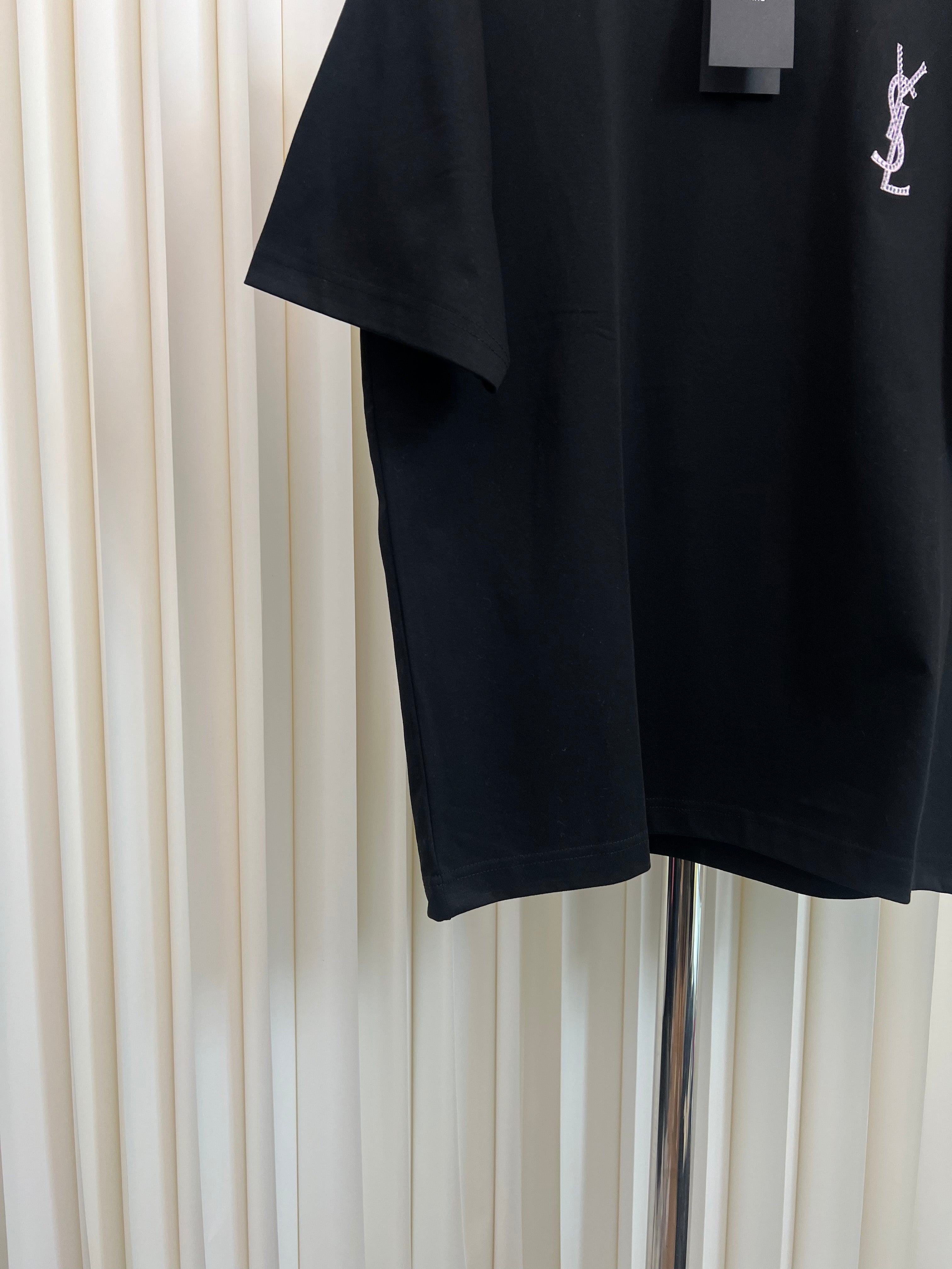 Black T-Shirt - FashionHype.xyz
