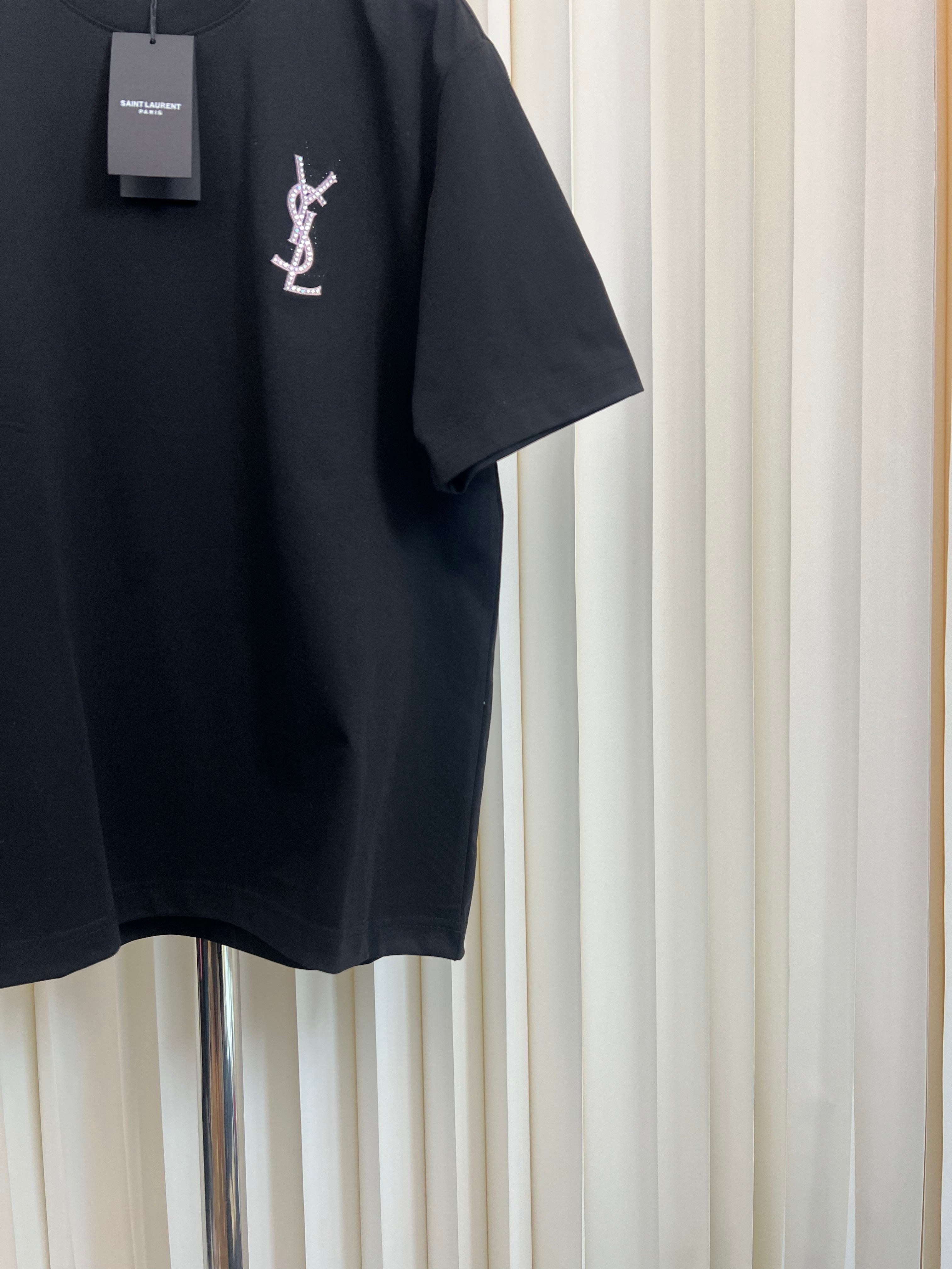 Black T-Shirt - FashionHype.xyz