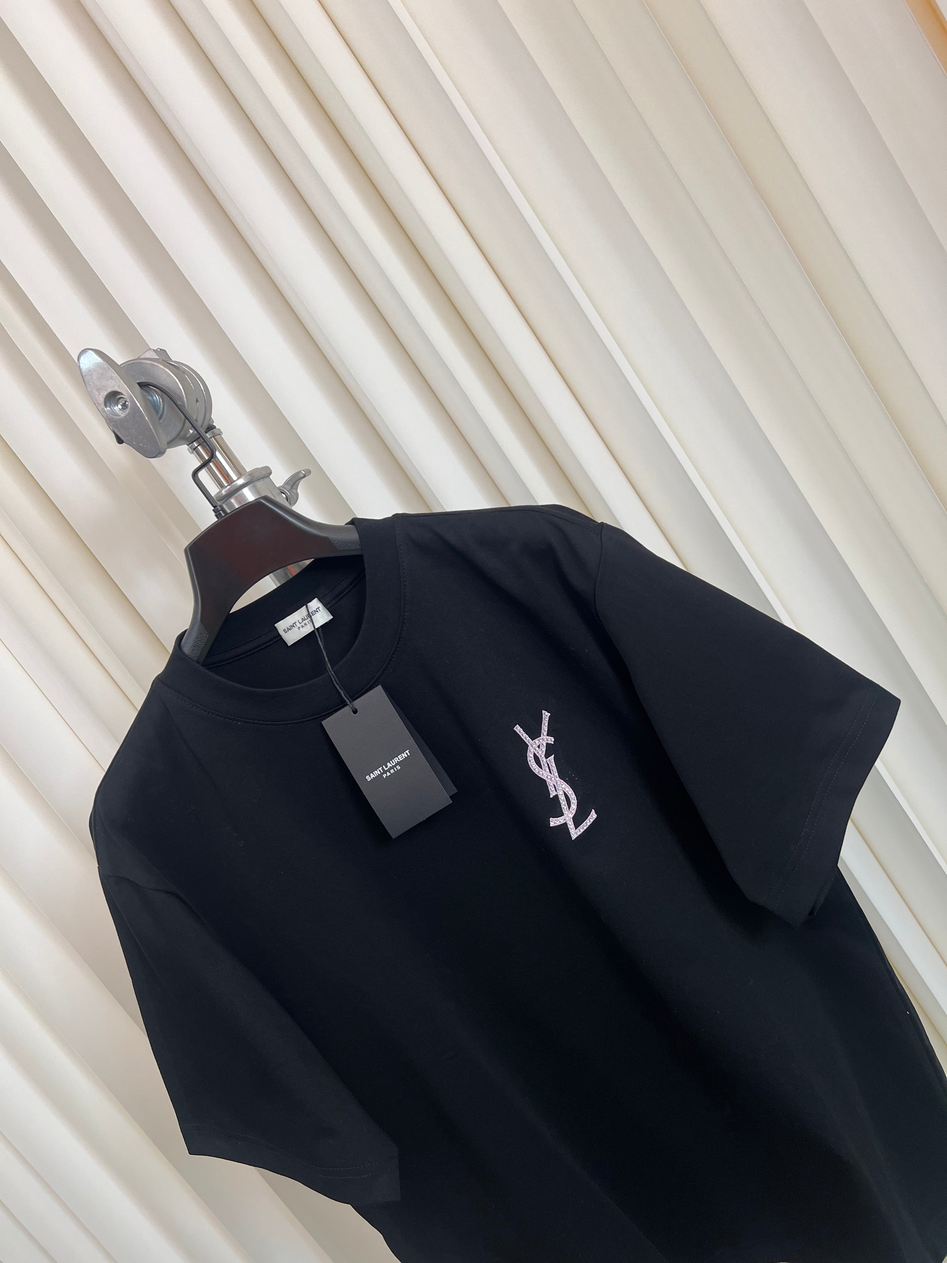 Black T-Shirt - FashionHype.xyz