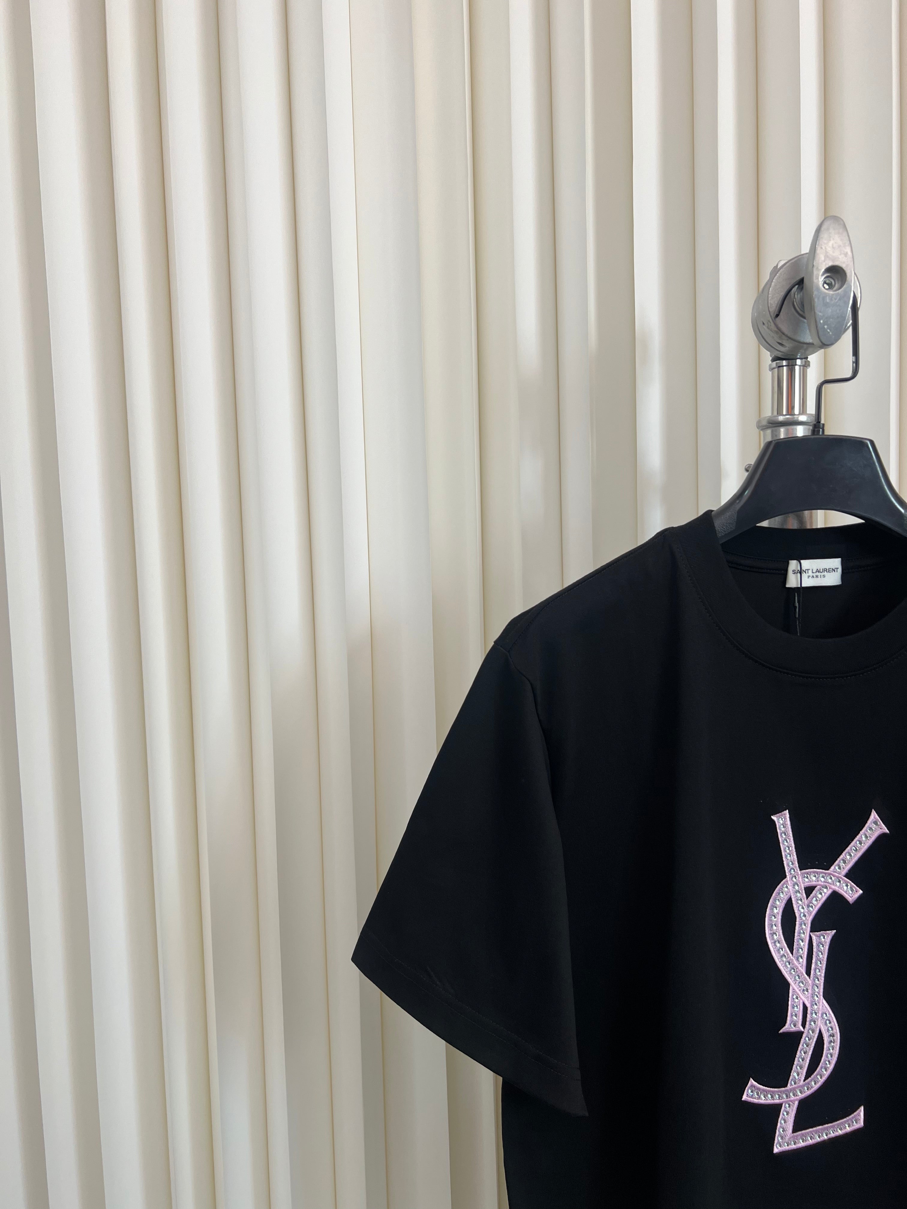 Black T-Shirt - FashionHype.xyz