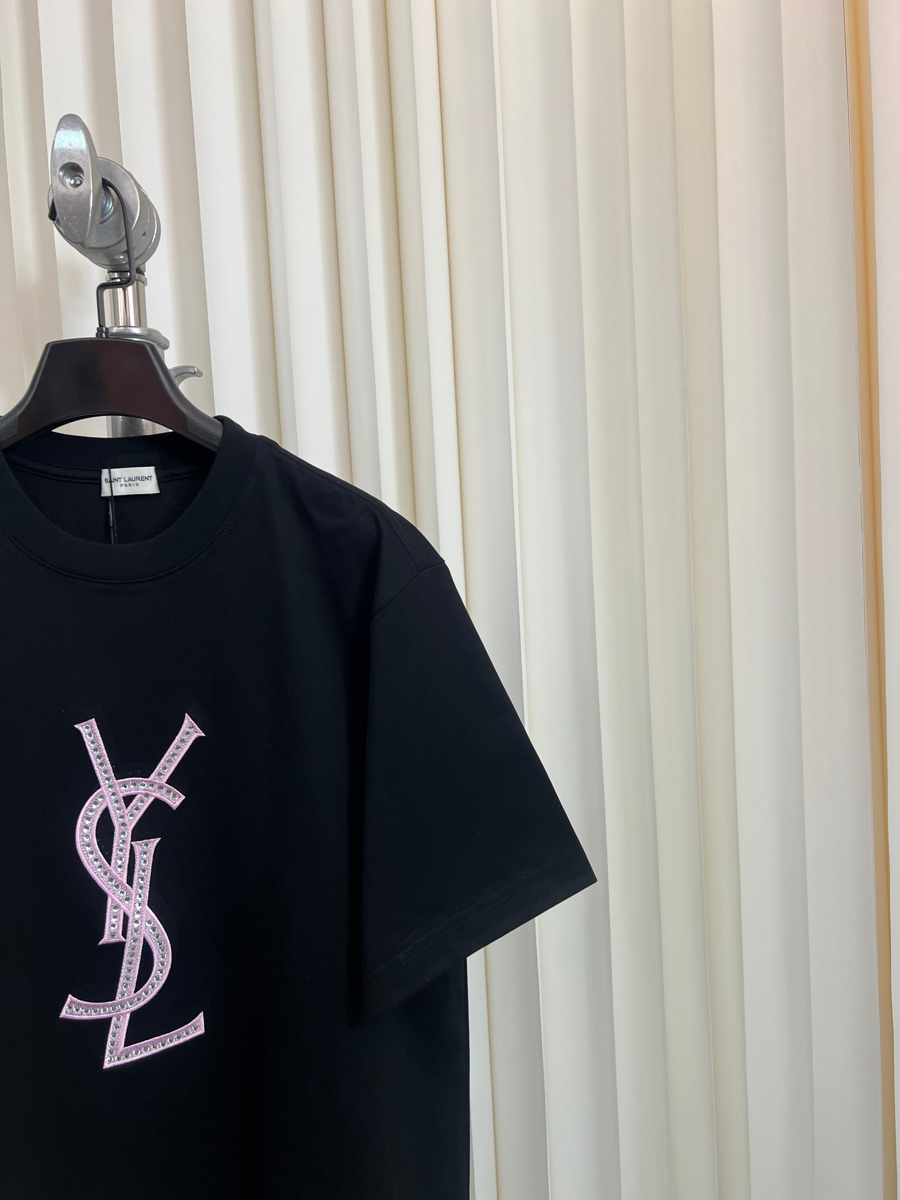 Black T-Shirt - FashionHype.xyz