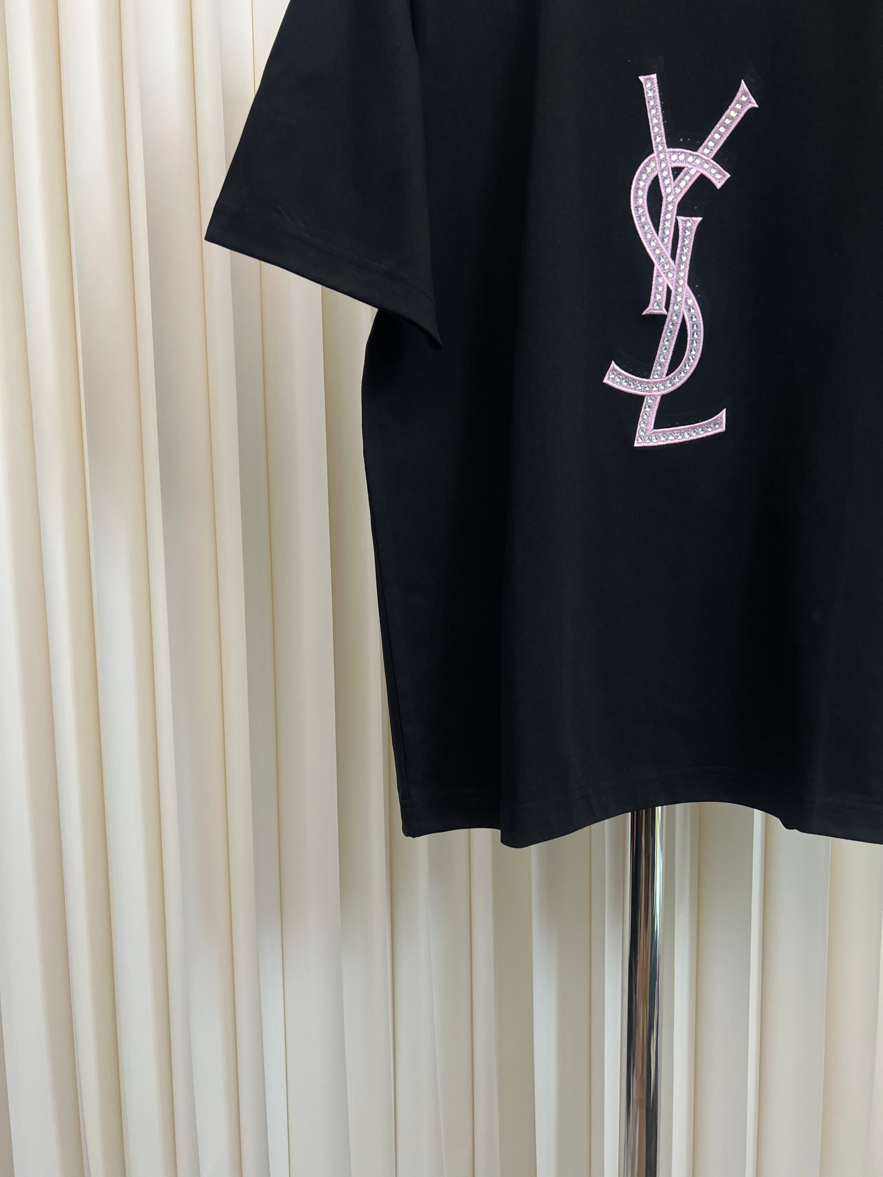 Black T-Shirt - FashionHype.xyz