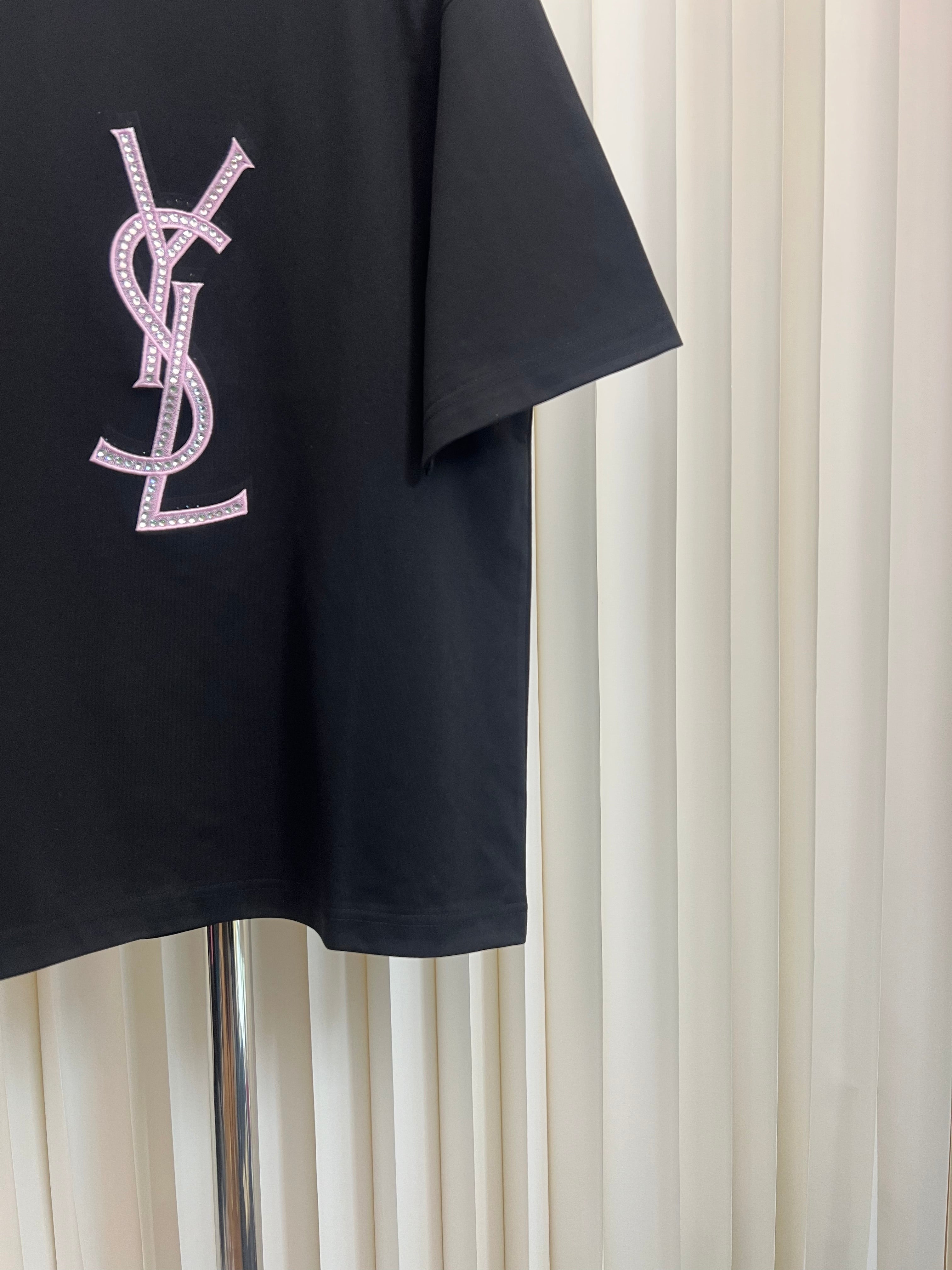 Black T-Shirt - FashionHype.xyz
