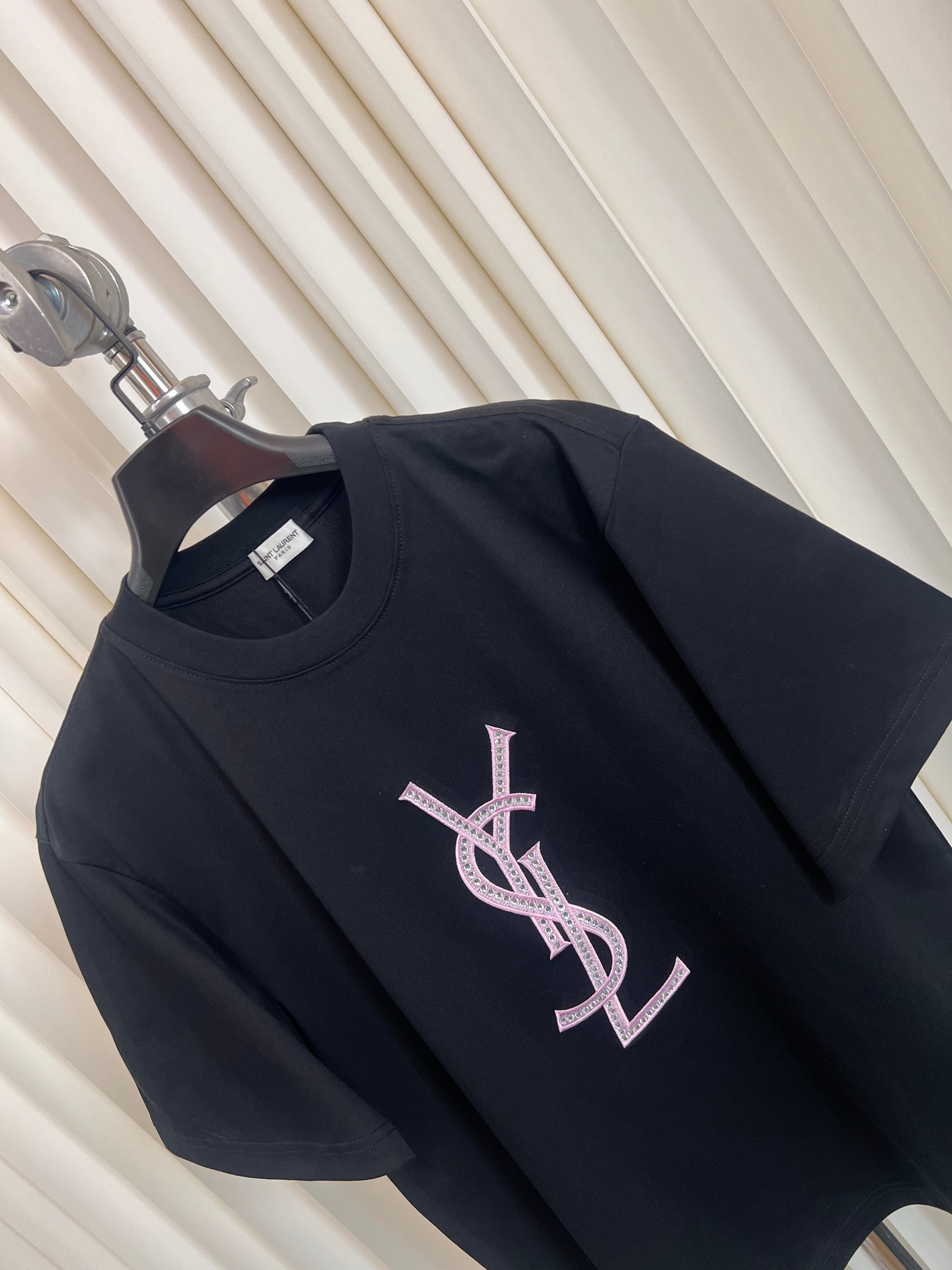 Black T-Shirt - FashionHype.xyz