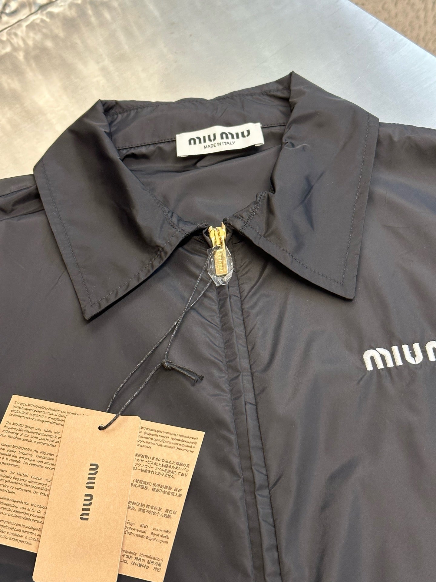 Schwarze Jacke