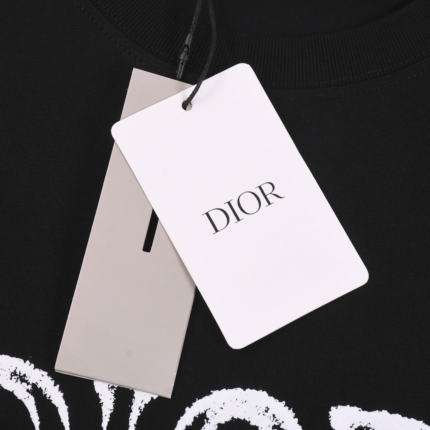 Schwarz-weißes T-Shirt