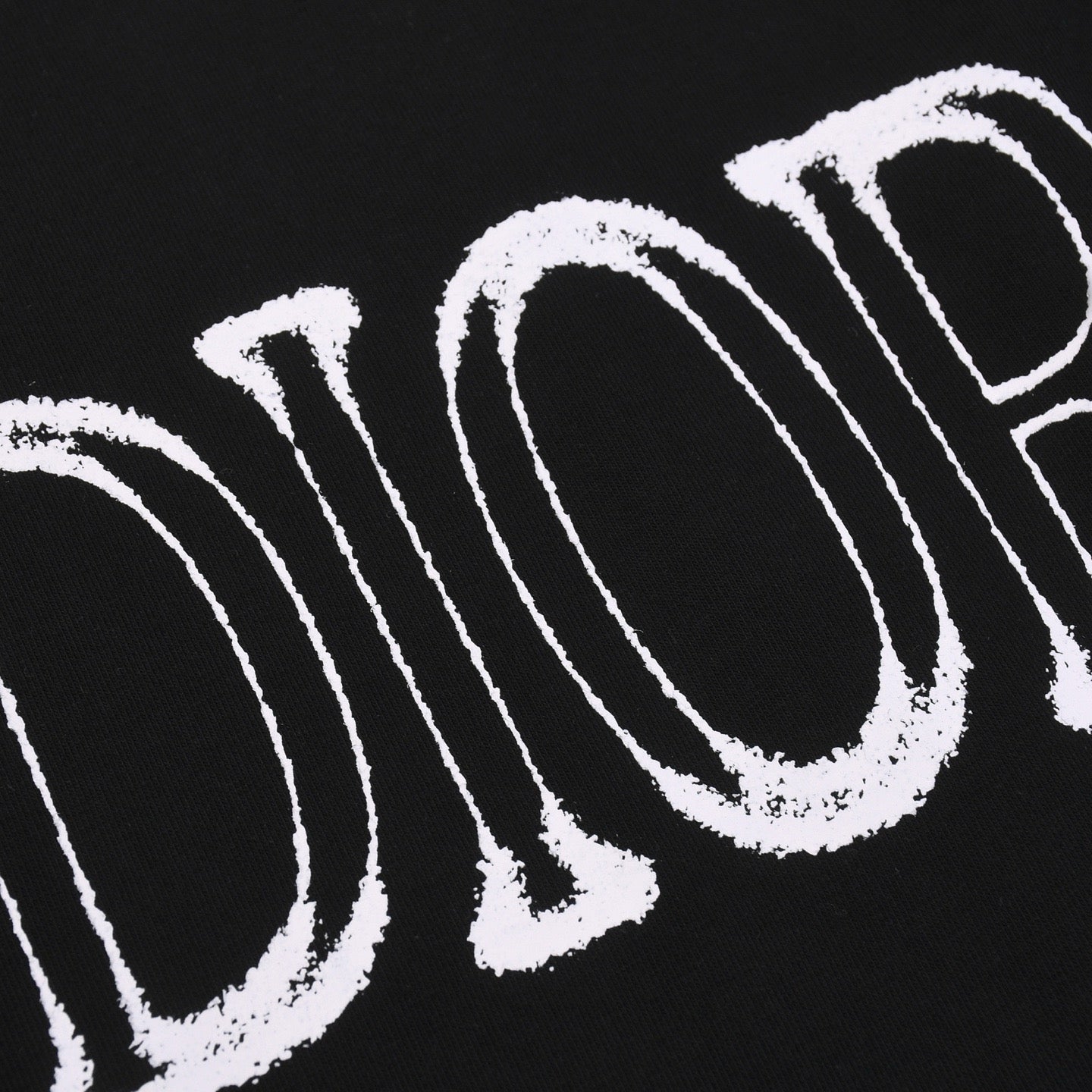 Schwarz-weißes T-Shirt