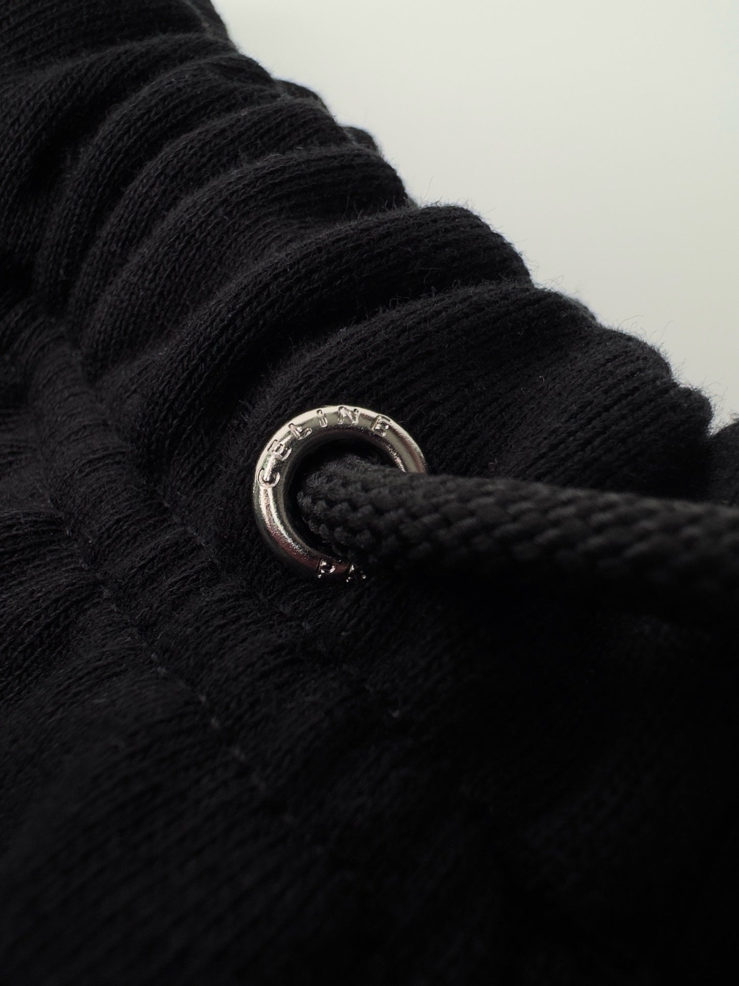 Corto en blanco y negro