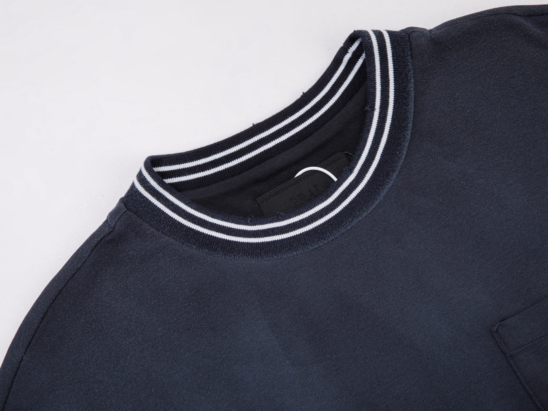 Black T-Shirt - Size M - FashionHype.xyz