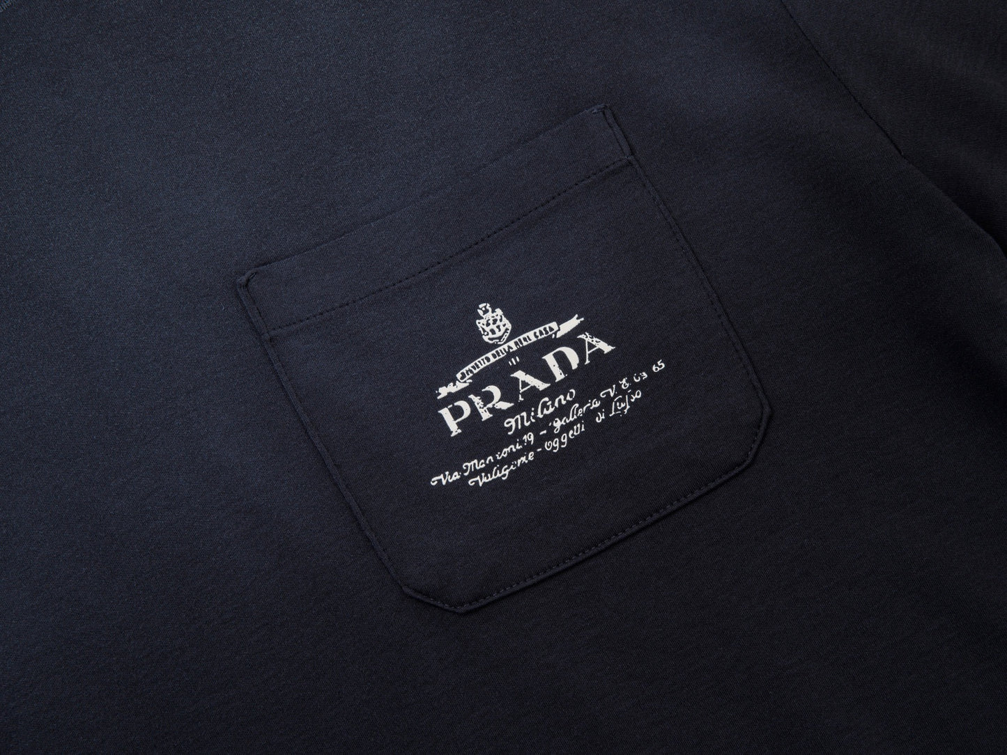 Black T-Shirt - Size M - FashionHype.xyz