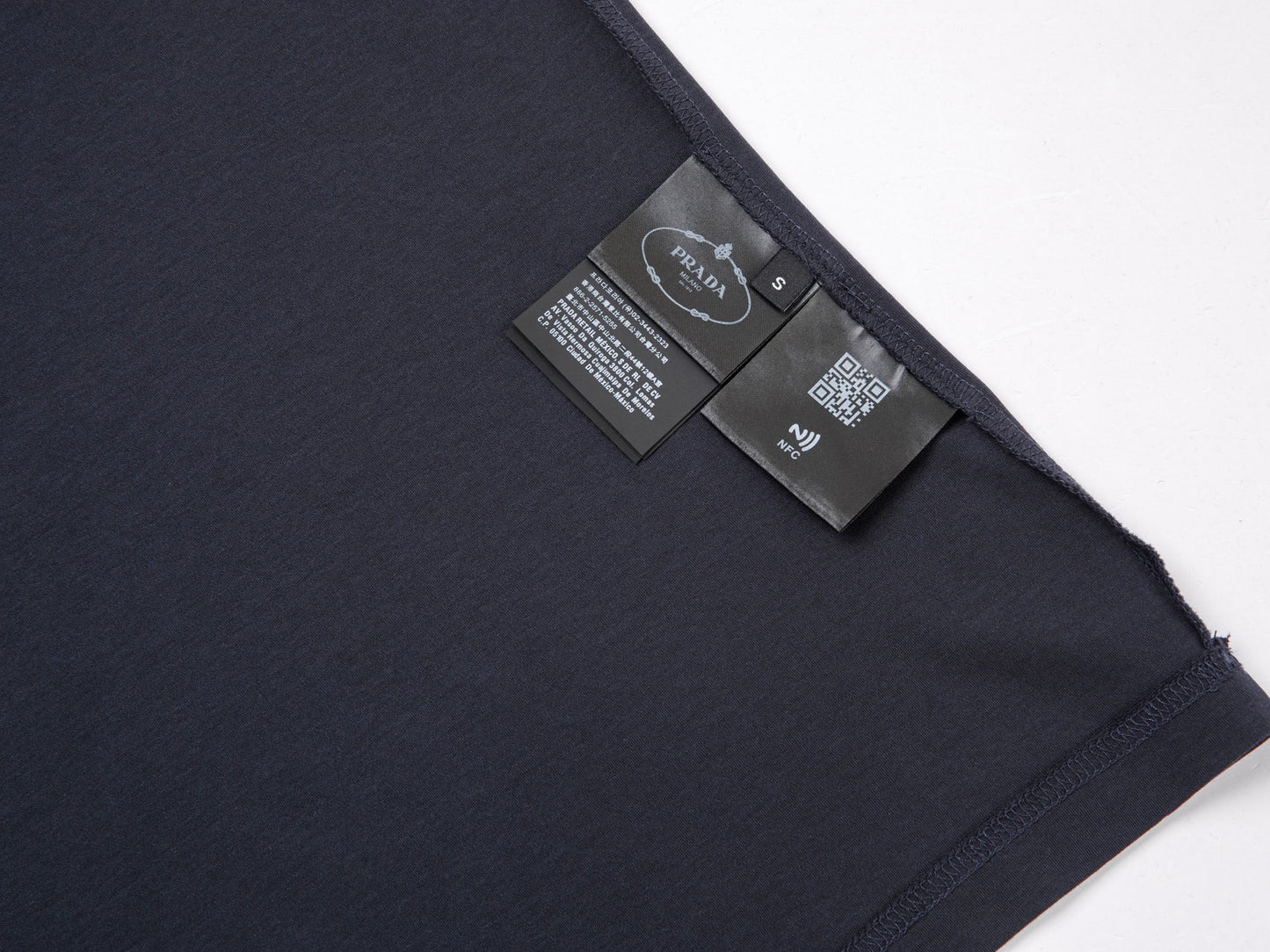 Black T-Shirt - Size M - FashionHype.xyz