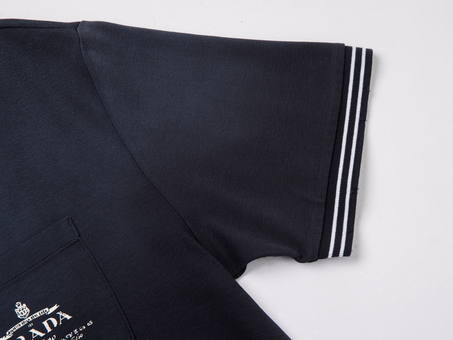 Black T-Shirt - Size M - FashionHype.xyz