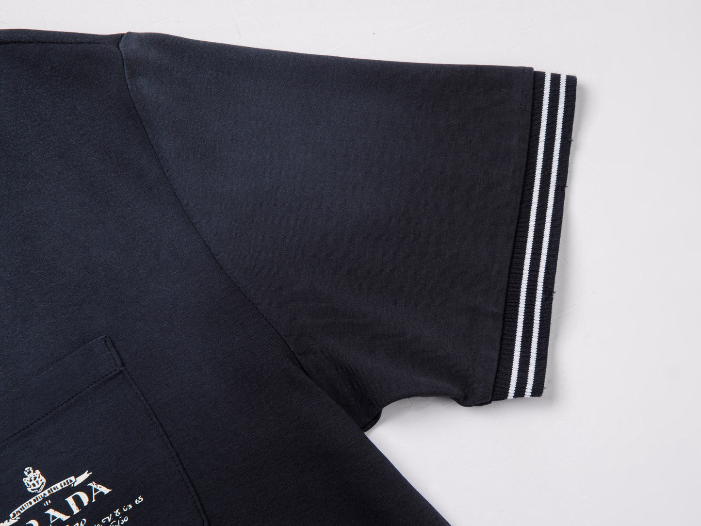 Black T-Shirt - Size M - FashionHype.xyz
