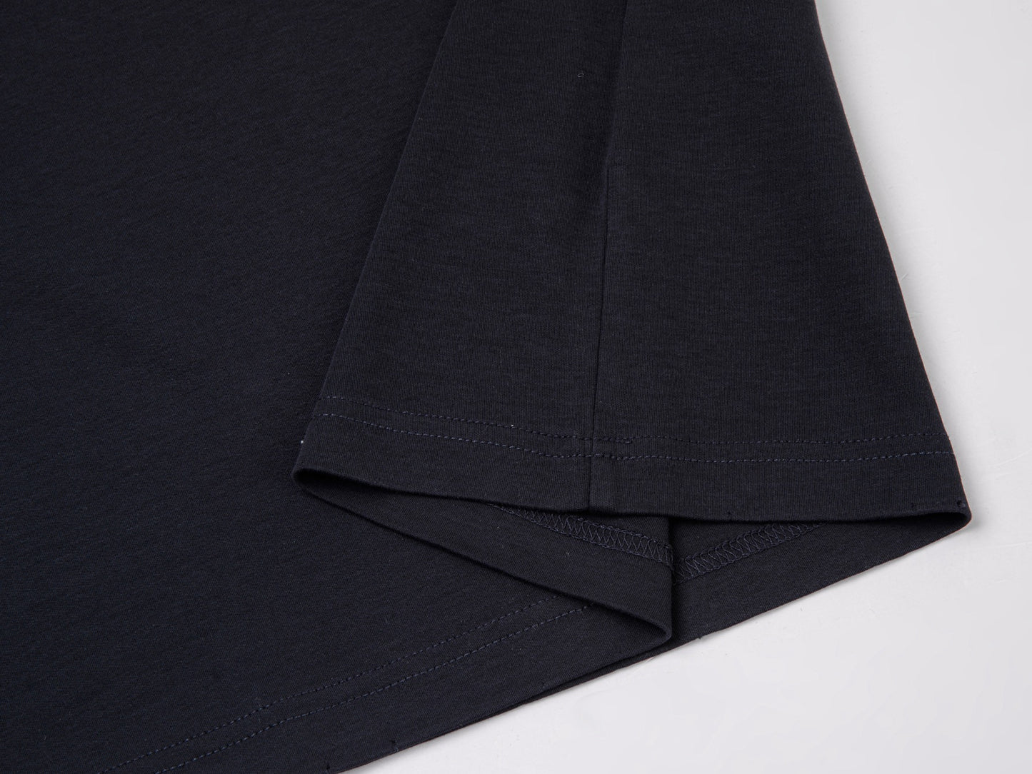 Black T-Shirt - Size M - FashionHype.xyz