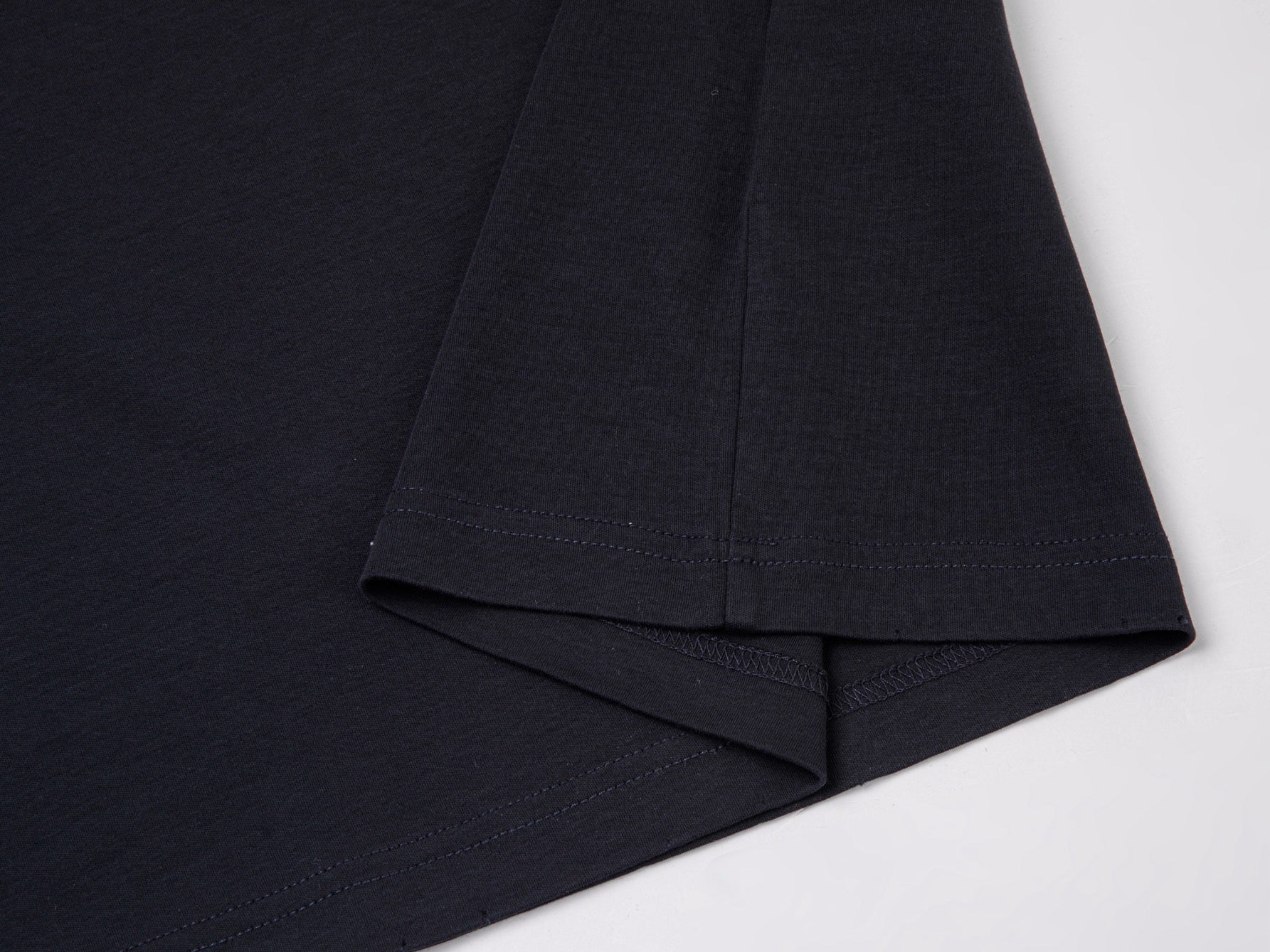Black T-Shirt - Size M - FashionHype.xyz