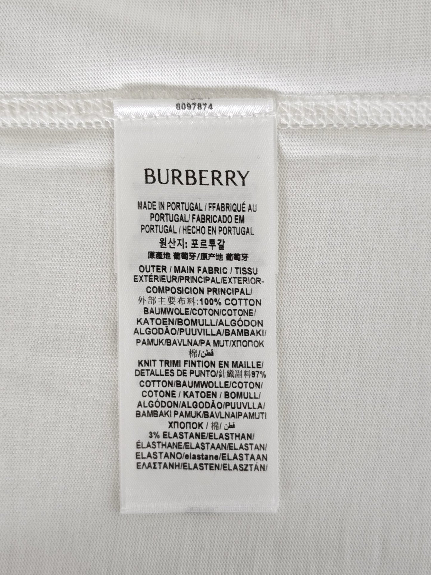 Schwarz-weißes T-Shirt